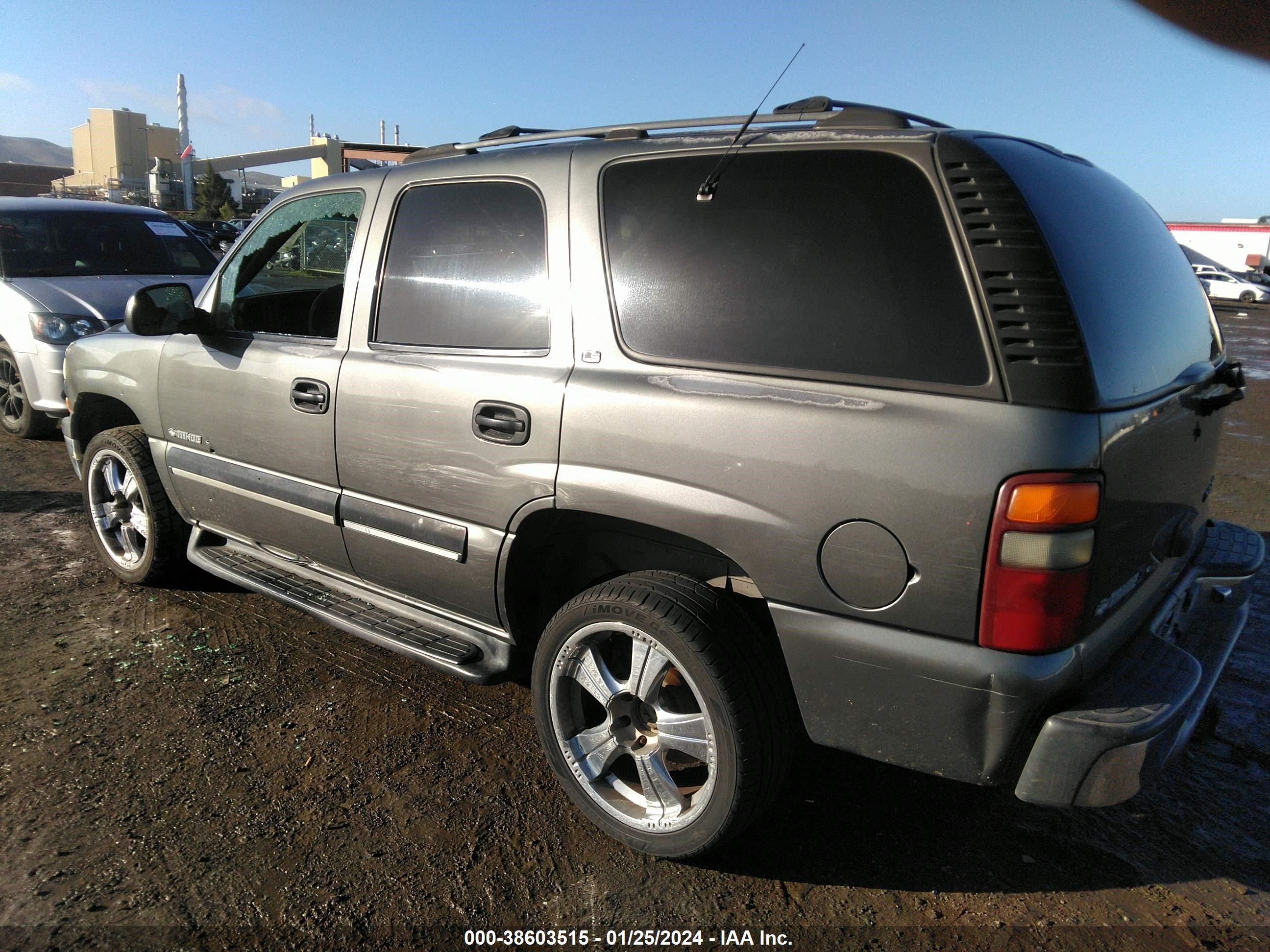 Photo 2 VIN: 1GNEK13T51J170756 - CHEVROLET TAHOE 