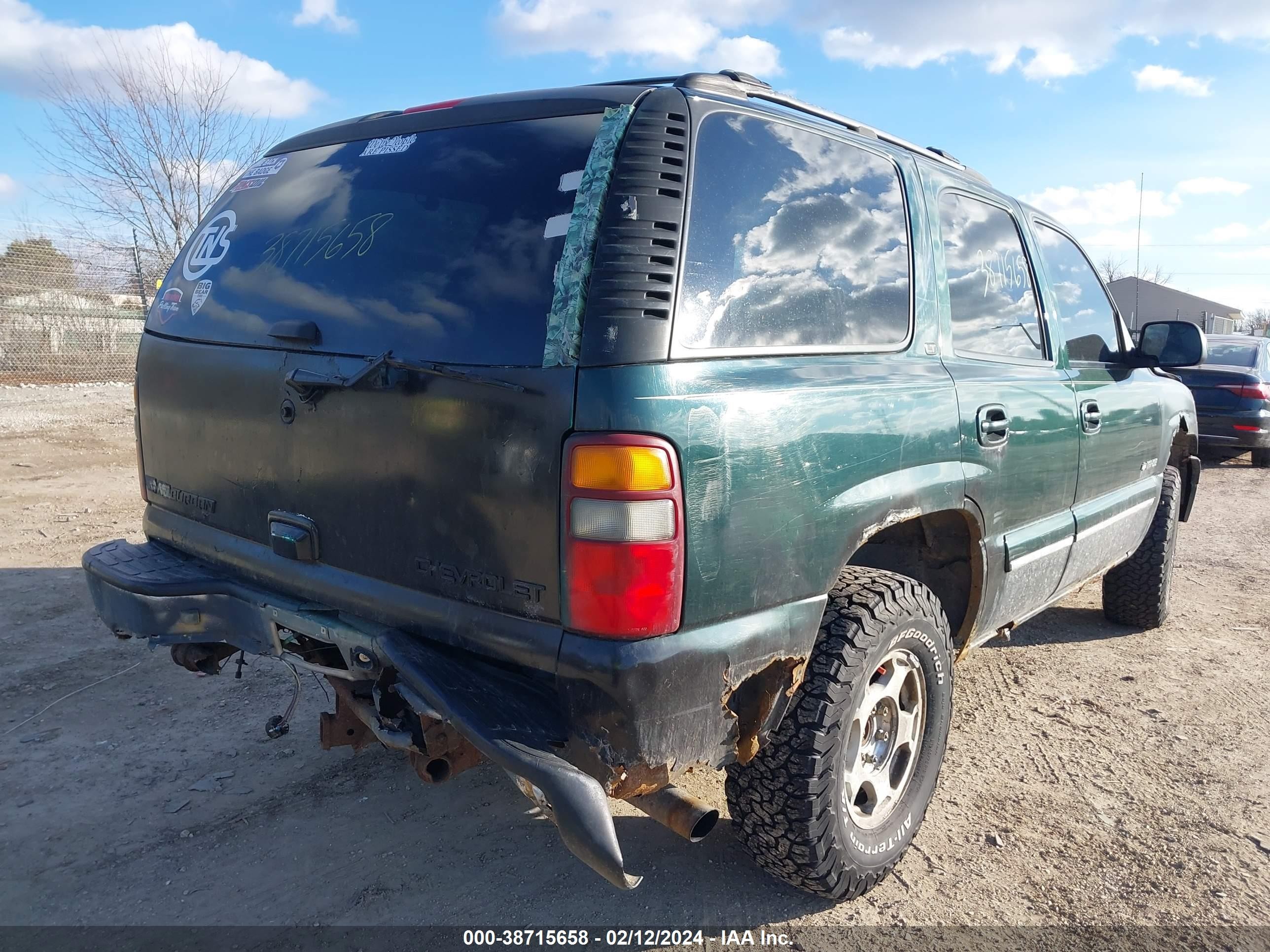 Photo 3 VIN: 1GNEK13T51J295319 - CHEVROLET TAHOE 