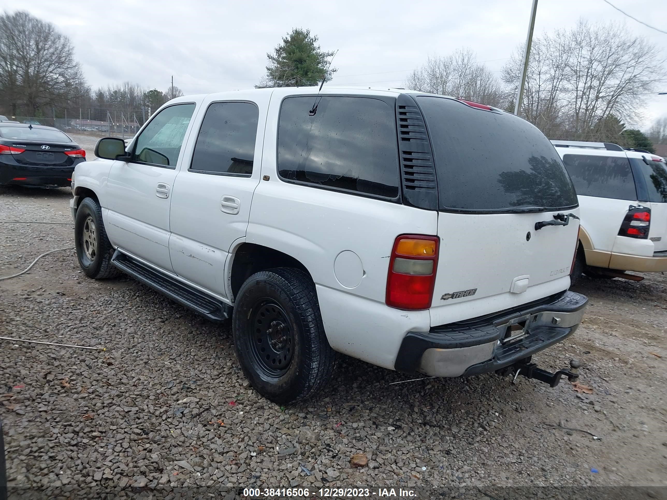 Photo 2 VIN: 1GNEK13T51R137113 - CHEVROLET TAHOE 