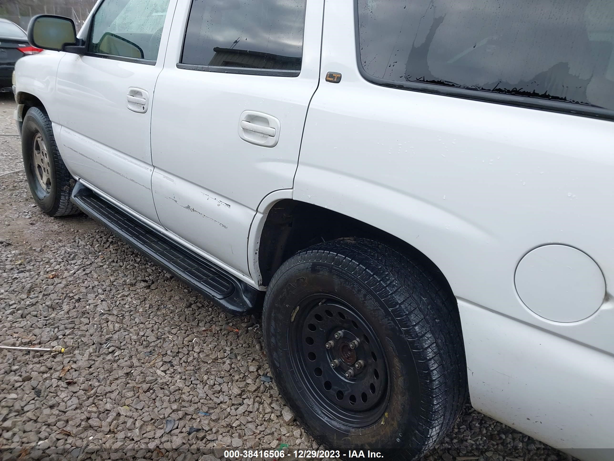 Photo 5 VIN: 1GNEK13T51R137113 - CHEVROLET TAHOE 