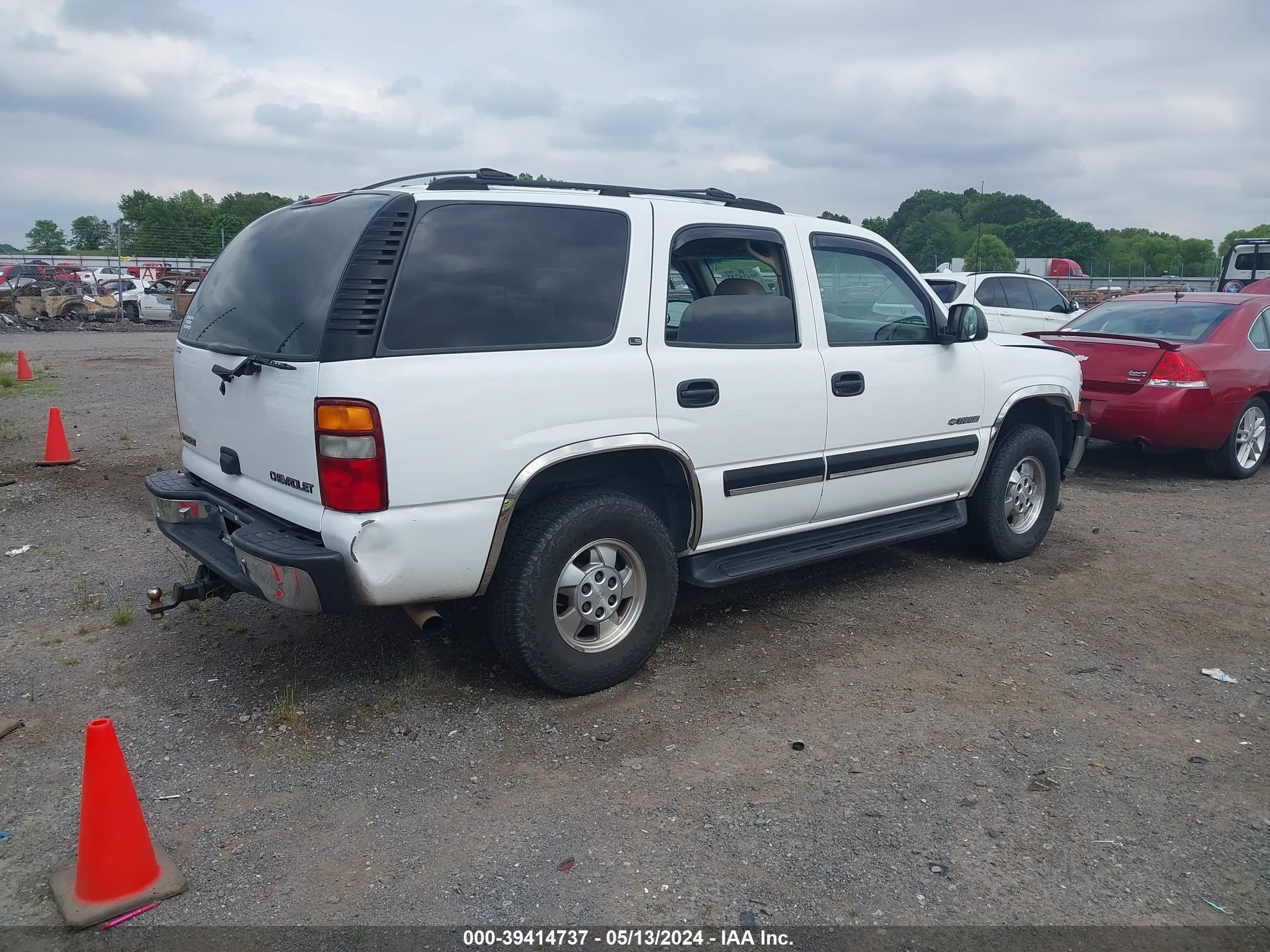 Photo 3 VIN: 1GNEK13T51R160228 - CHEVROLET TAHOE 