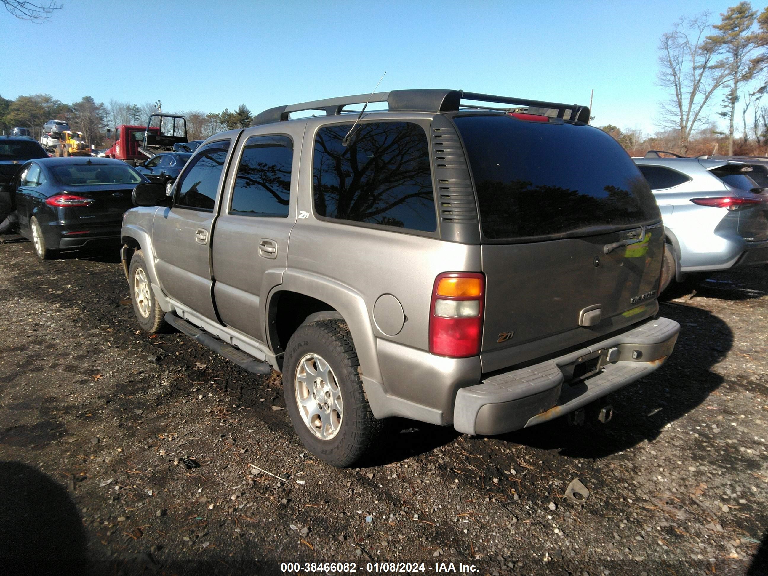 Photo 2 VIN: 1GNEK13T51R227460 - CHEVROLET TAHOE 