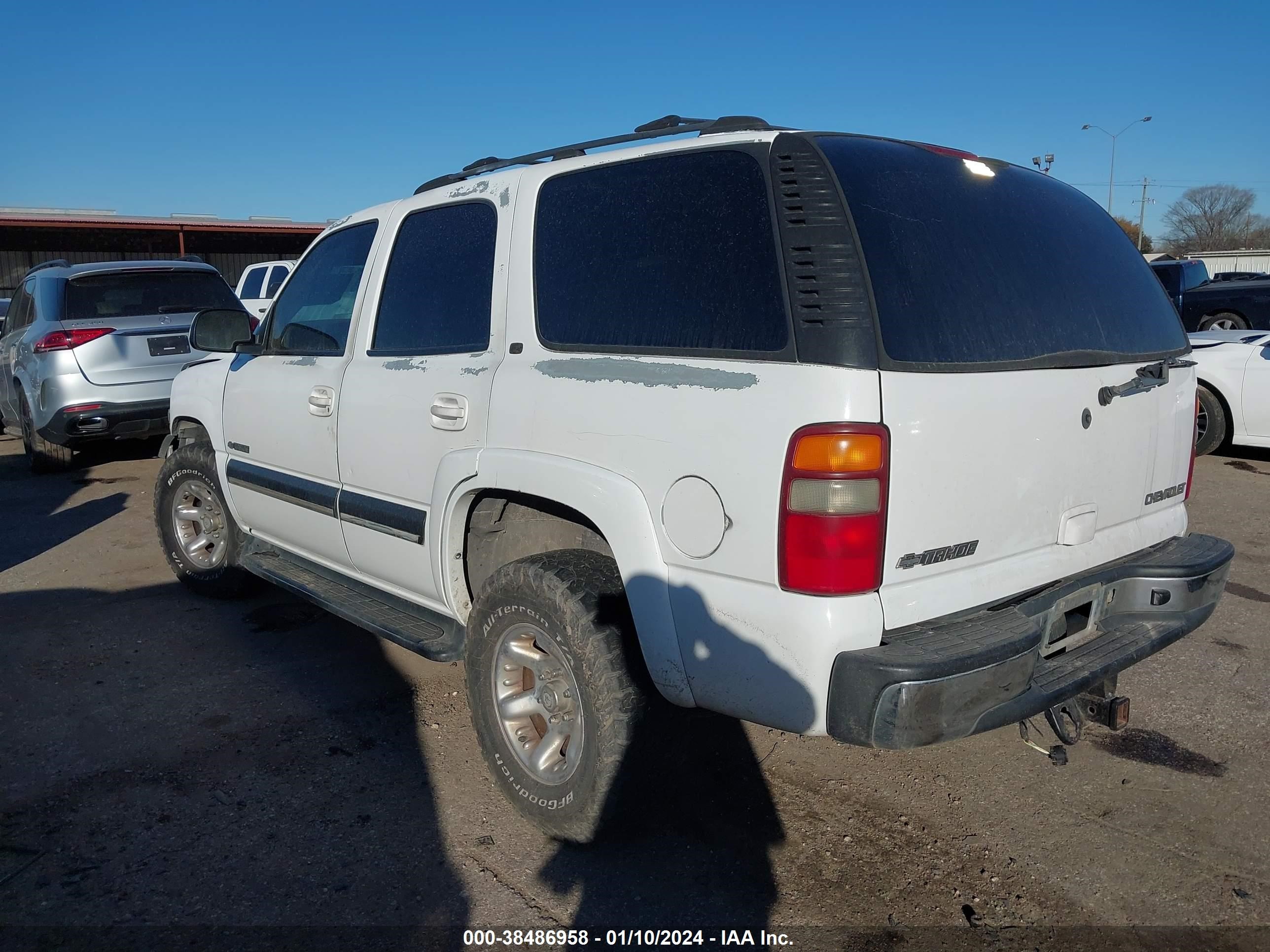 Photo 2 VIN: 1GNEK13T61J116320 - CHEVROLET TAHOE 