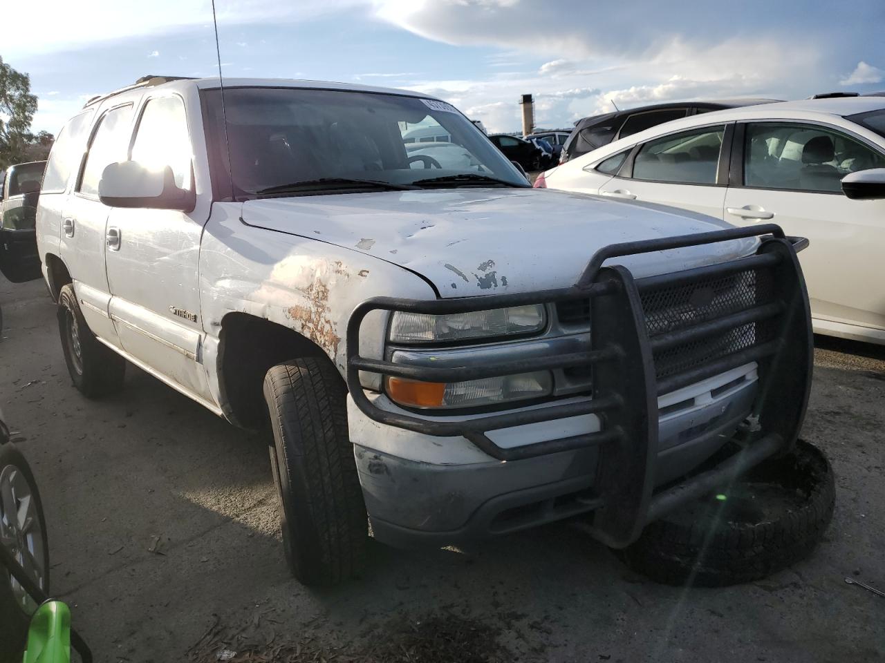 Photo 3 VIN: 1GNEK13T61R219044 - CHEVROLET TAHOE 