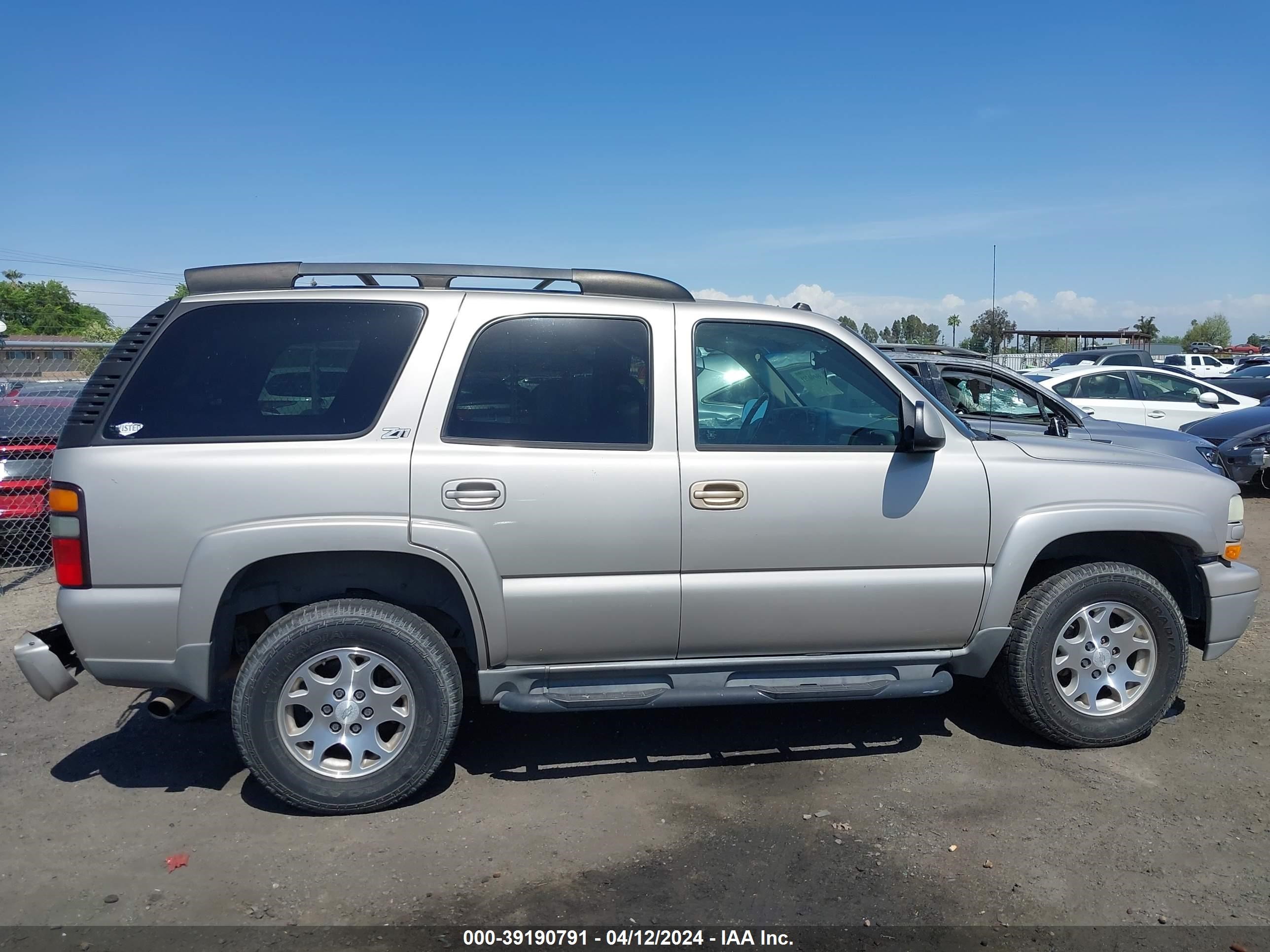 Photo 13 VIN: 1GNEK13T64R281905 - CHEVROLET TAHOE 