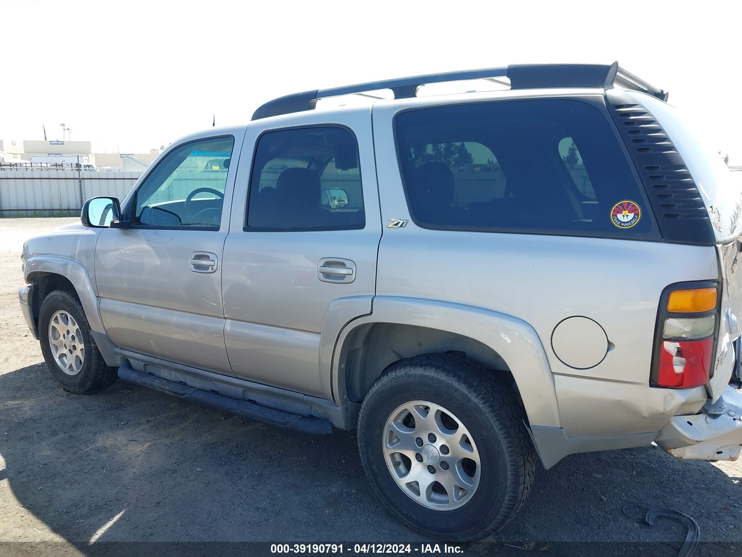 Photo 14 VIN: 1GNEK13T64R281905 - CHEVROLET TAHOE 