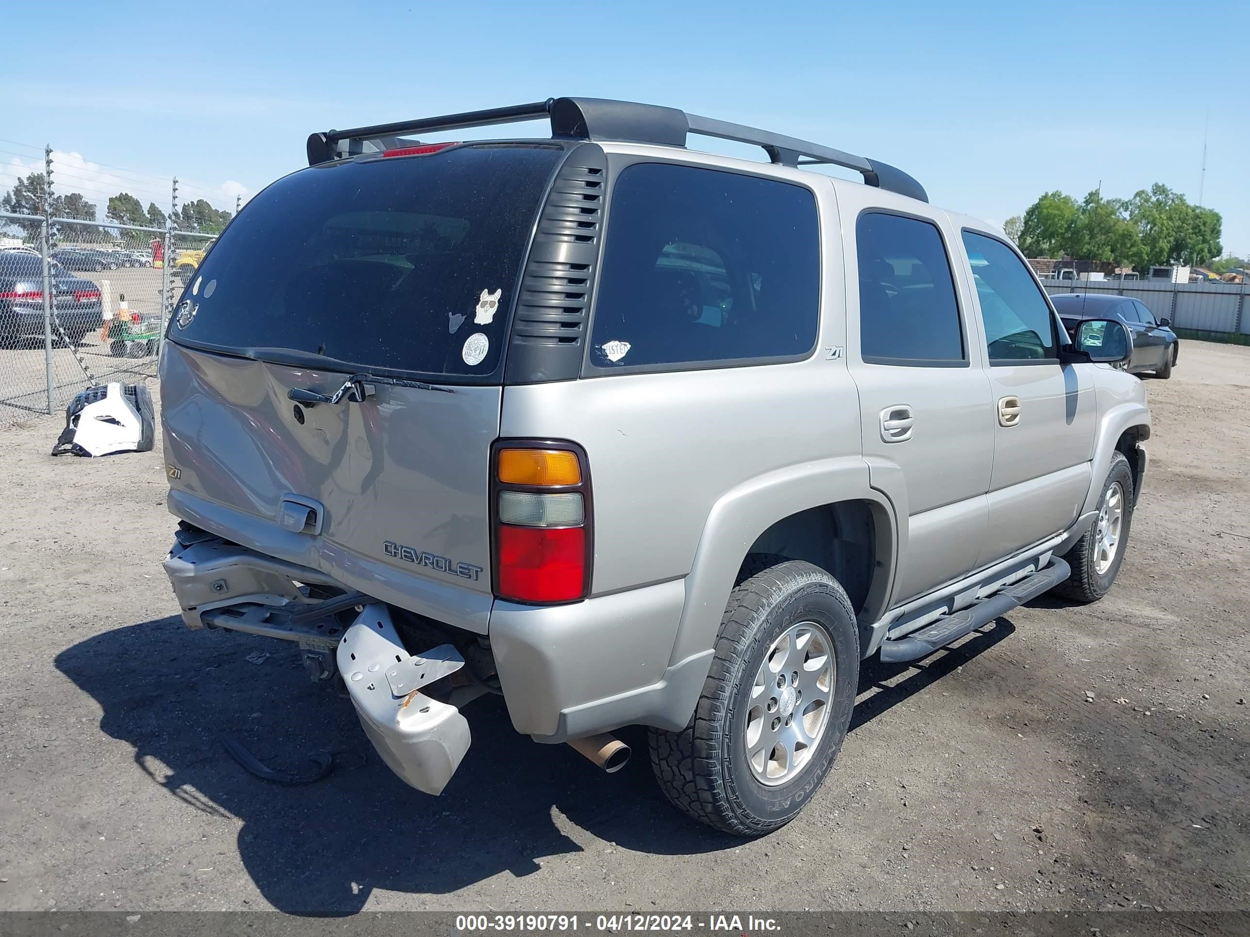 Photo 3 VIN: 1GNEK13T64R281905 - CHEVROLET TAHOE 