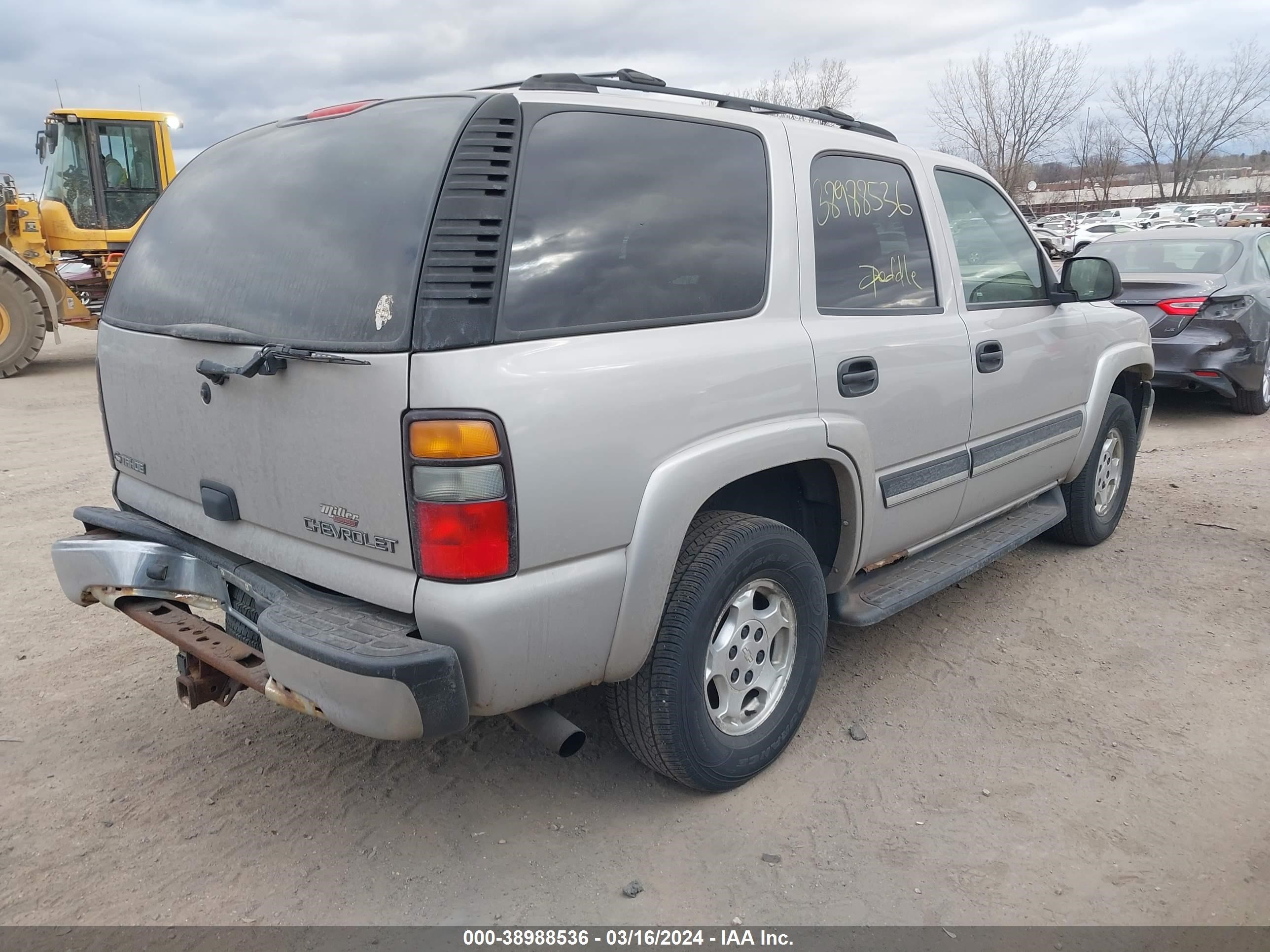 Photo 3 VIN: 1GNEK13T65J179603 - CHEVROLET TAHOE 