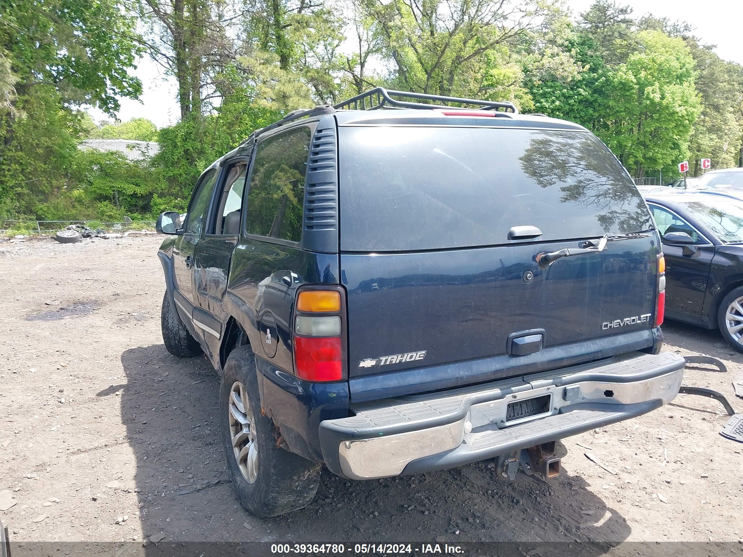 Photo 2 VIN: 1GNEK13T75J213001 - CHEVROLET TAHOE 