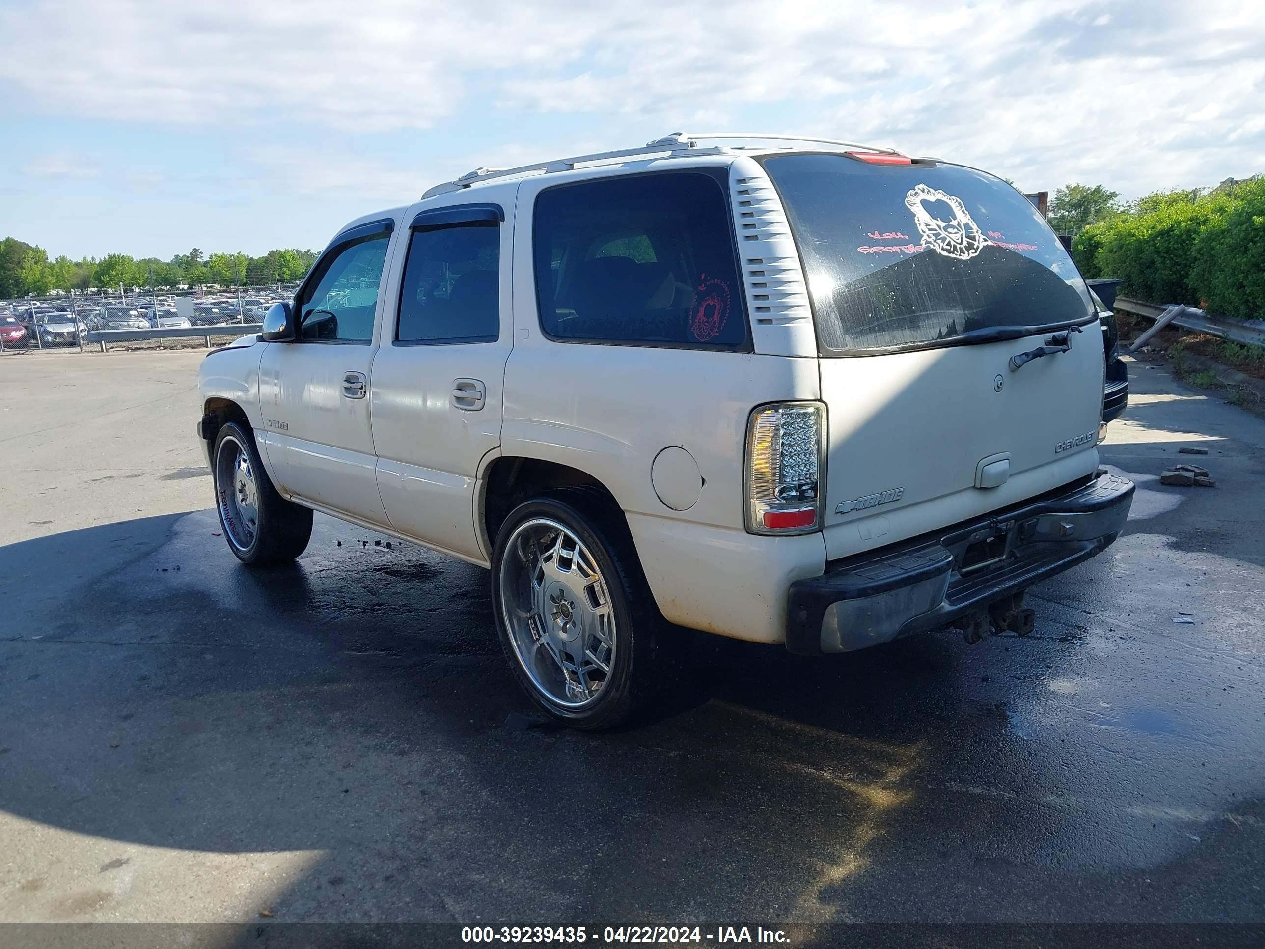 Photo 2 VIN: 1GNEK13T7YJ113677 - CHEVROLET TAHOE 