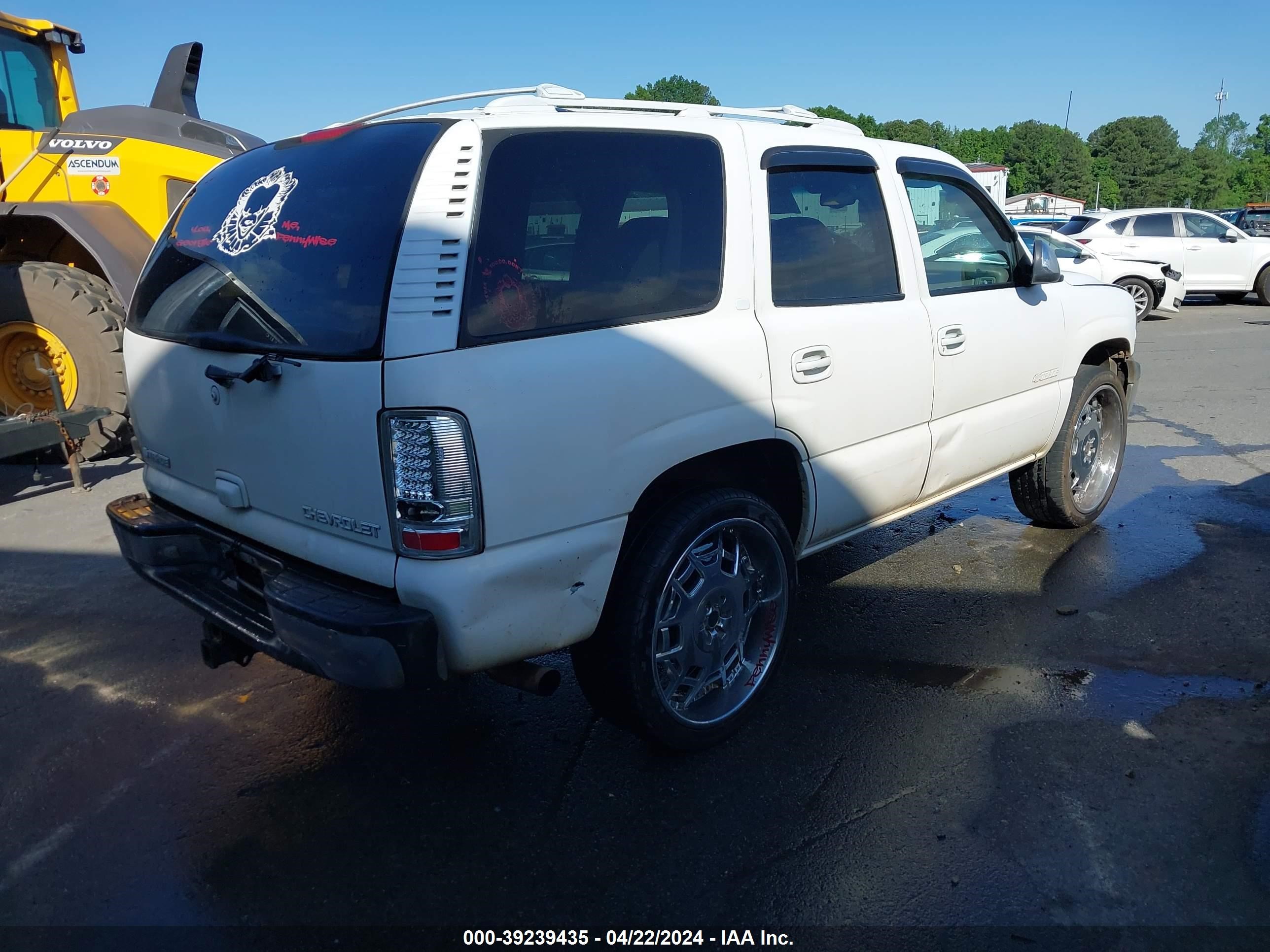 Photo 3 VIN: 1GNEK13T7YJ113677 - CHEVROLET TAHOE 