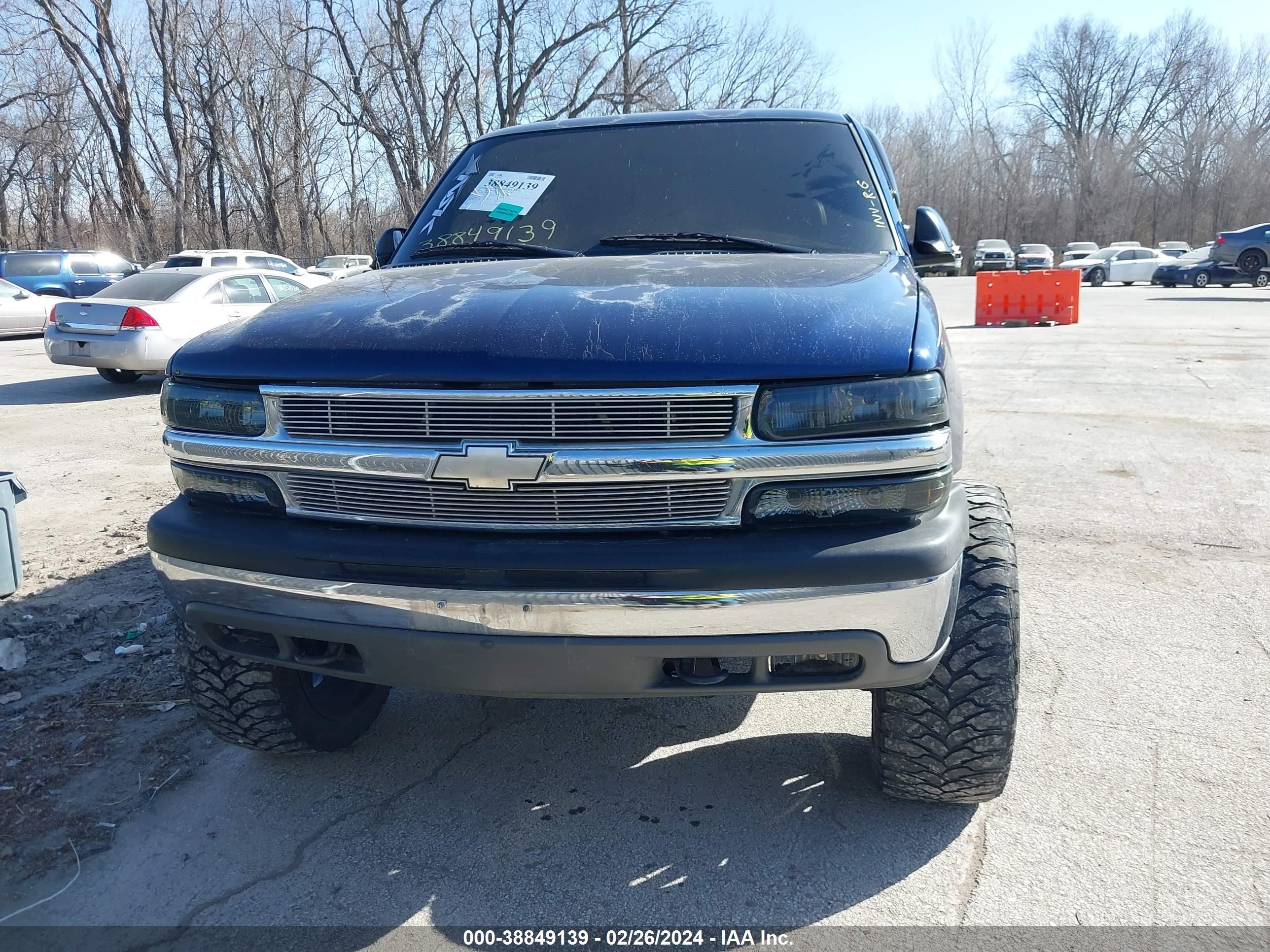 Photo 5 VIN: 1GNEK13T81J299820 - CHEVROLET TAHOE 