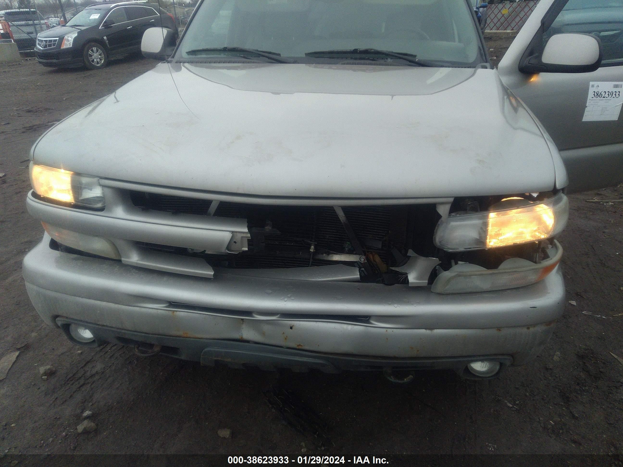 Photo 5 VIN: 1GNEK13T95R156592 - CHEVROLET TAHOE 