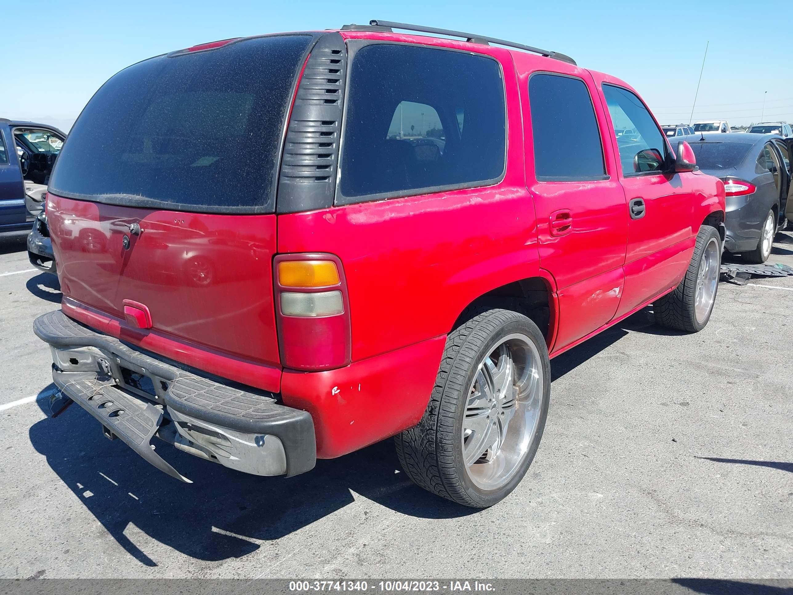 Photo 3 VIN: 1GNEK13TX1J168274 - CHEVROLET TAHOE 