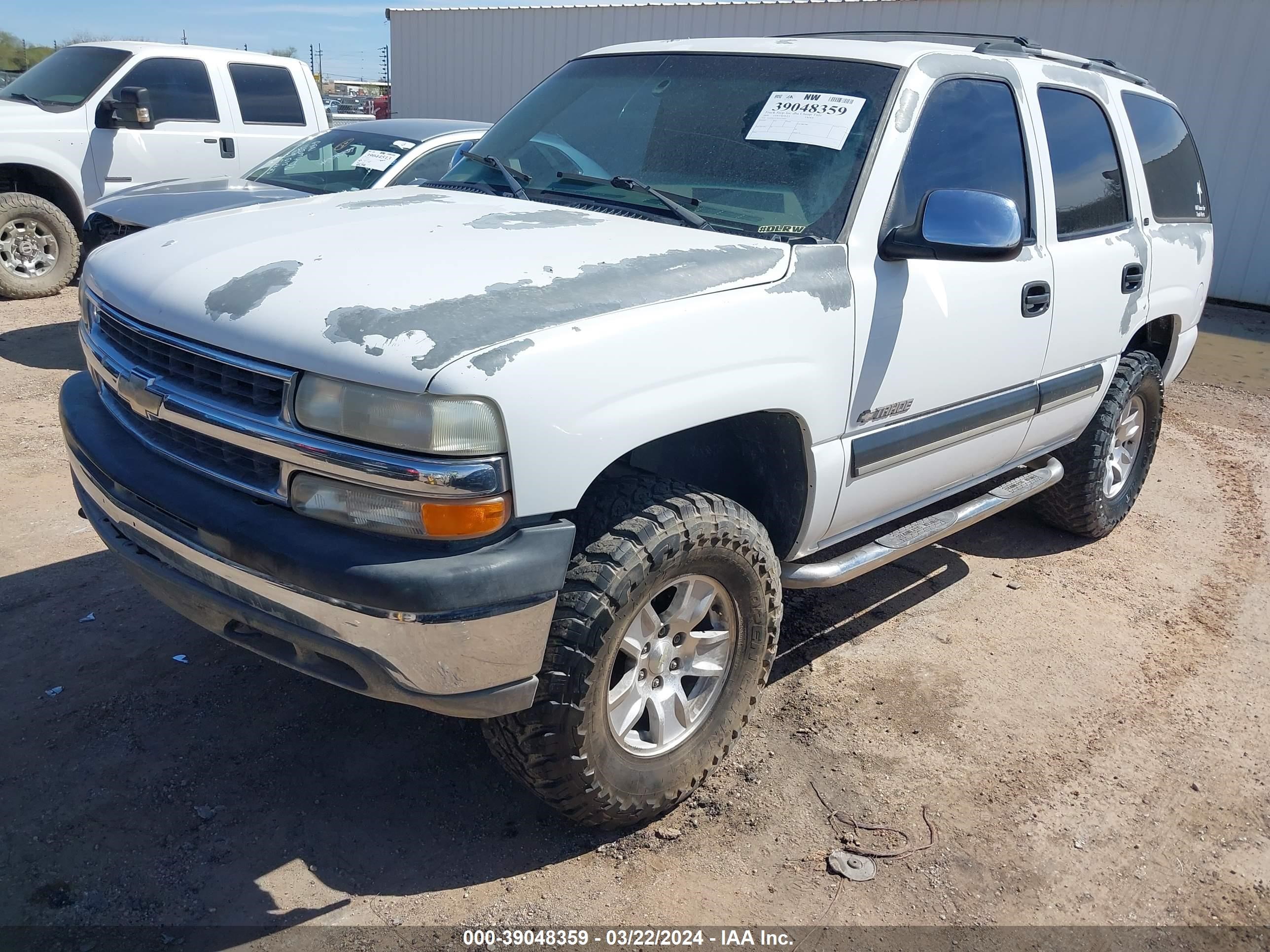 Photo 1 VIN: 1GNEK13TXYJ176661 - CHEVROLET TAHOE 