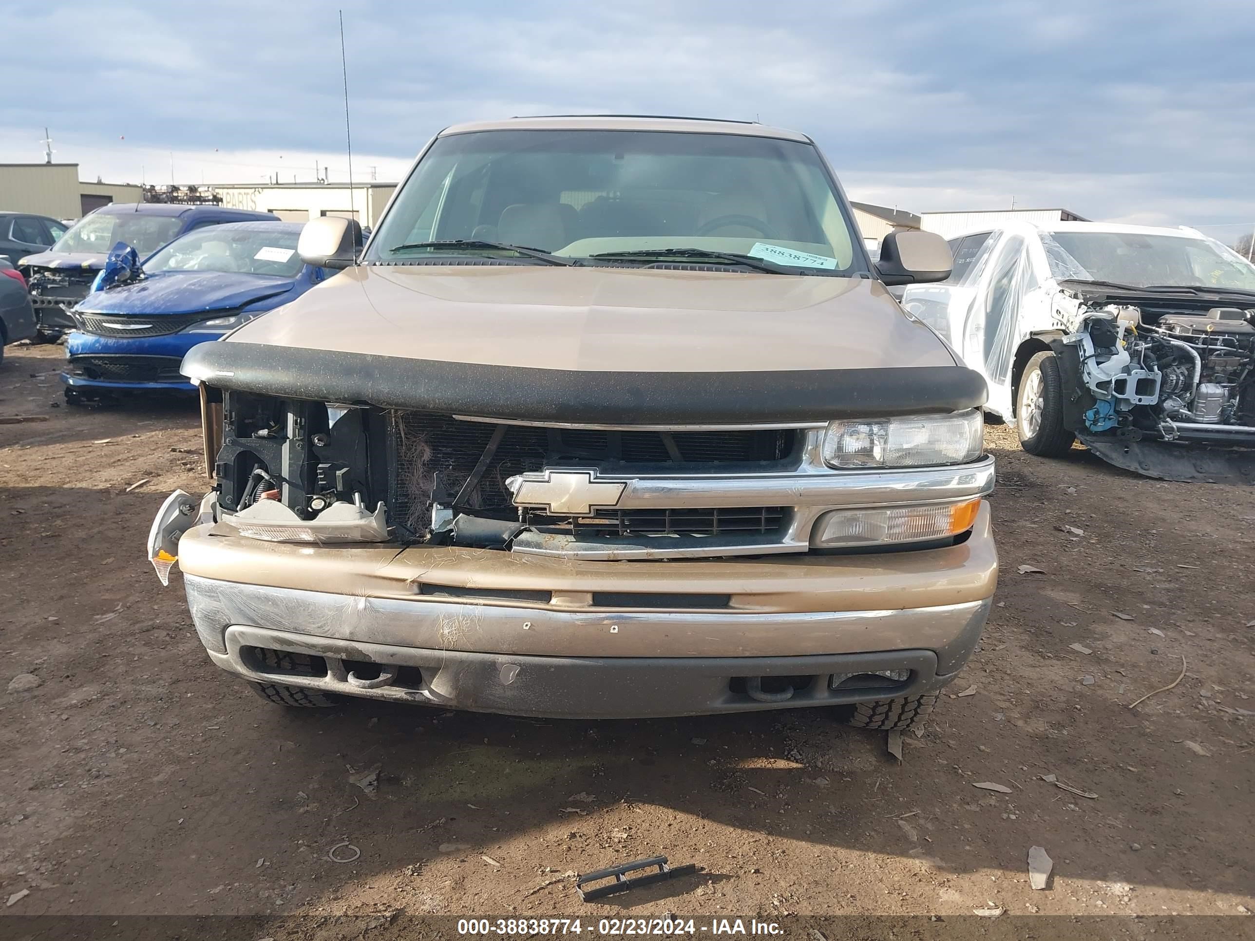 Photo 11 VIN: 1GNEK13TXYJ179740 - CHEVROLET TAHOE 