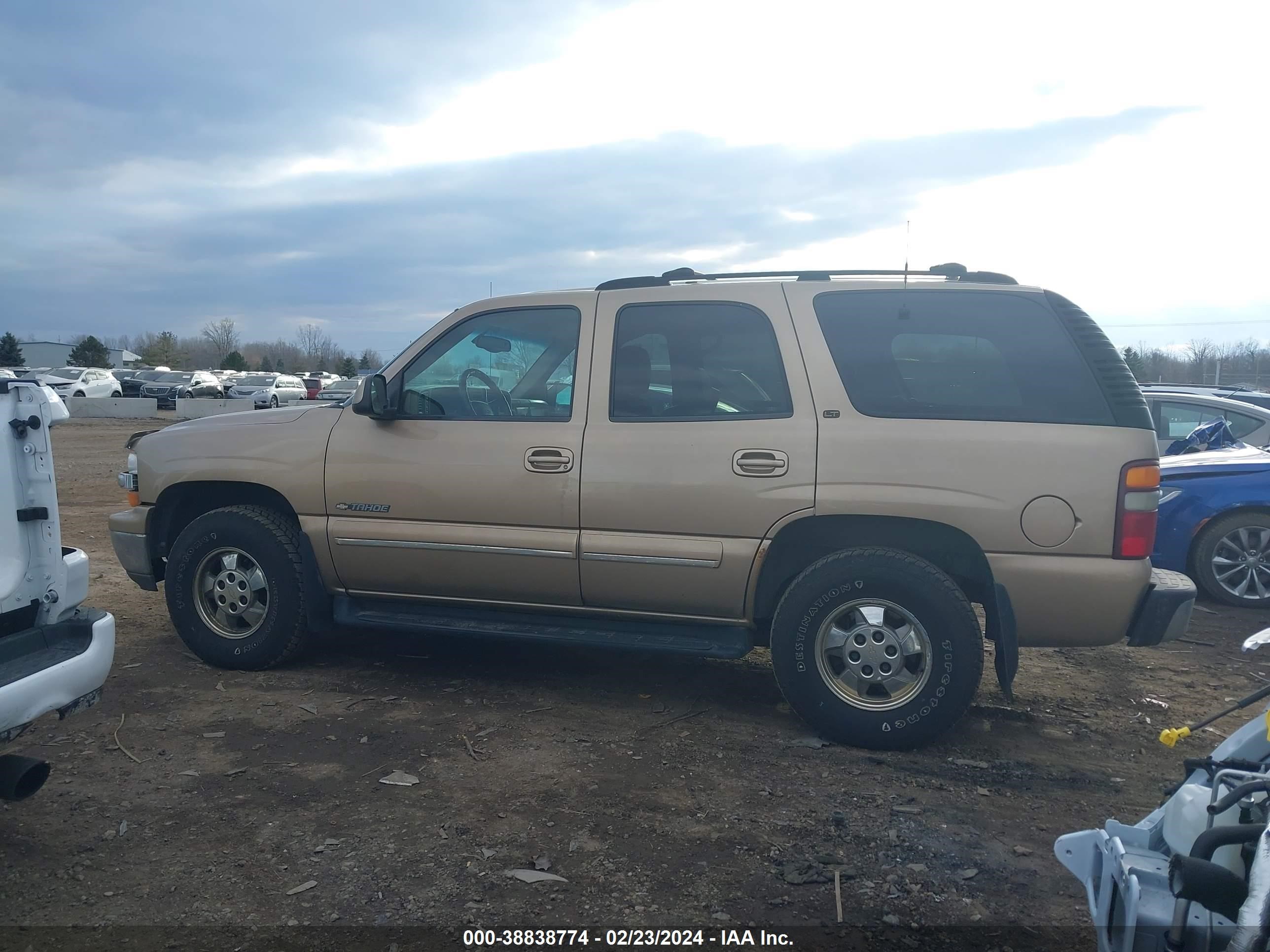 Photo 13 VIN: 1GNEK13TXYJ179740 - CHEVROLET TAHOE 