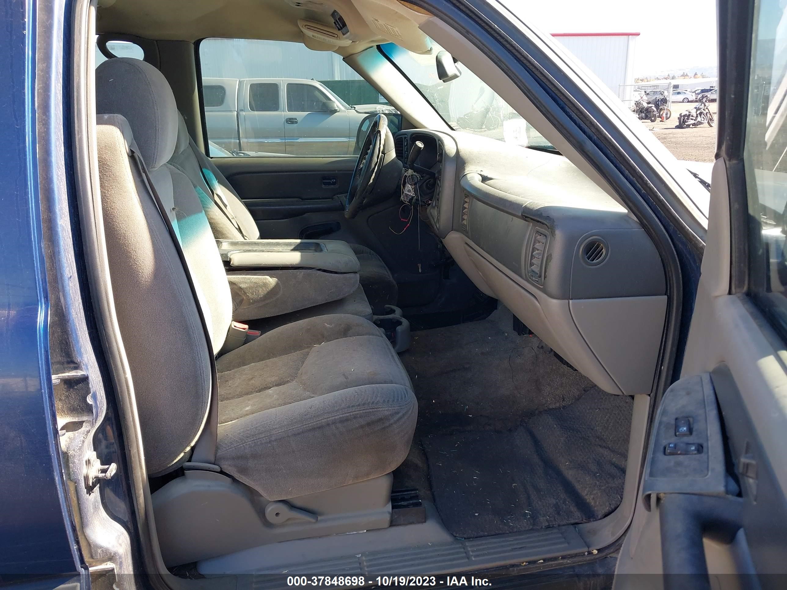 Photo 4 VIN: 1GNEK13V13J294141 - CHEVROLET TAHOE 