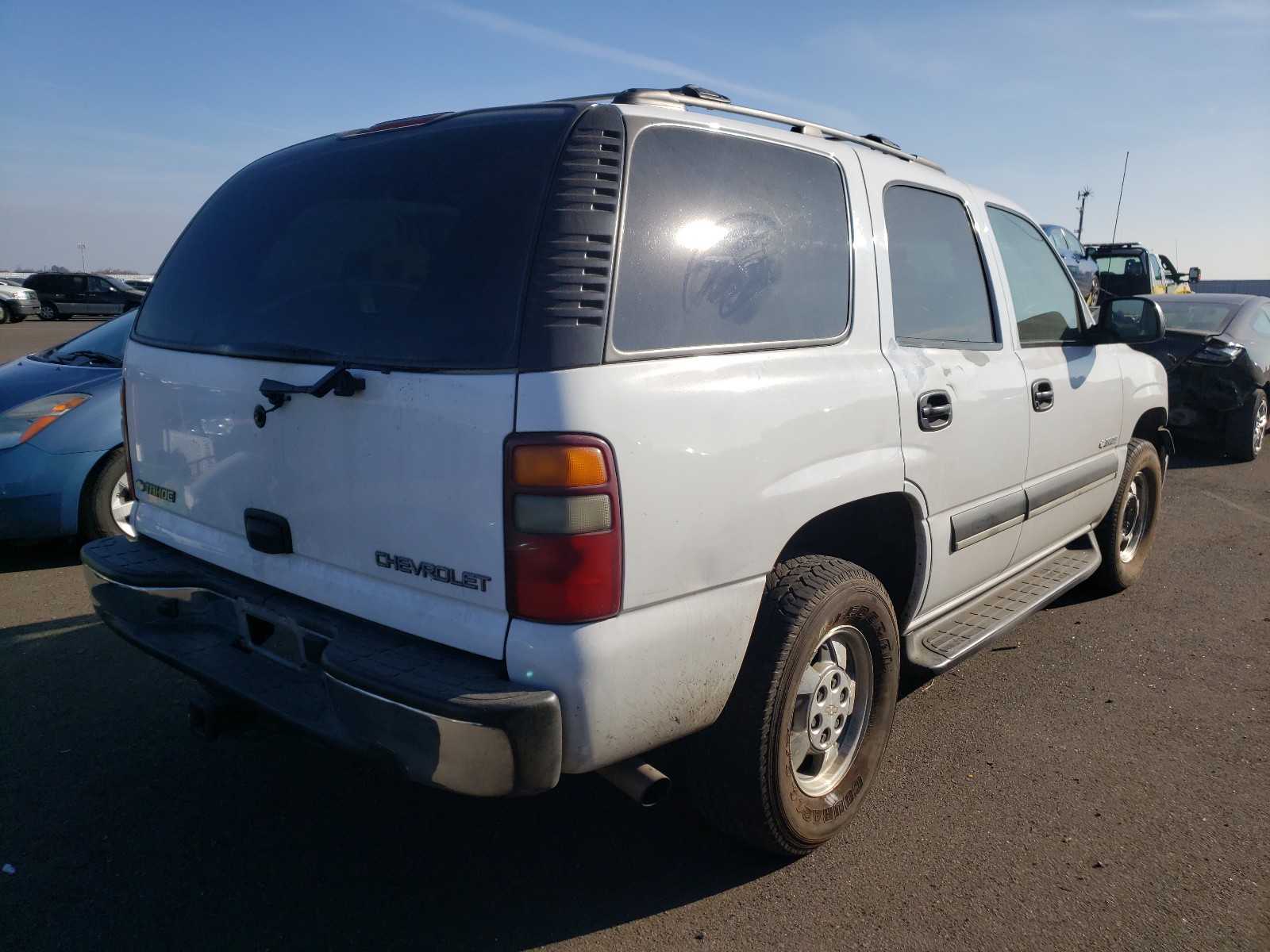 Photo 3 VIN: 1GNEK13V63J212162 - CHEVROLET TAHOE 