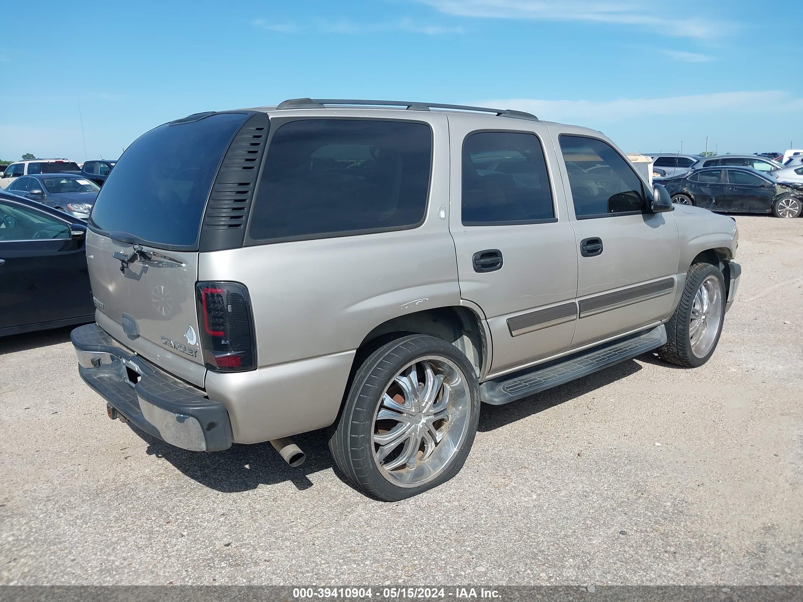 Photo 3 VIN: 1GNEK13V65R194010 - CHEVROLET TAHOE 