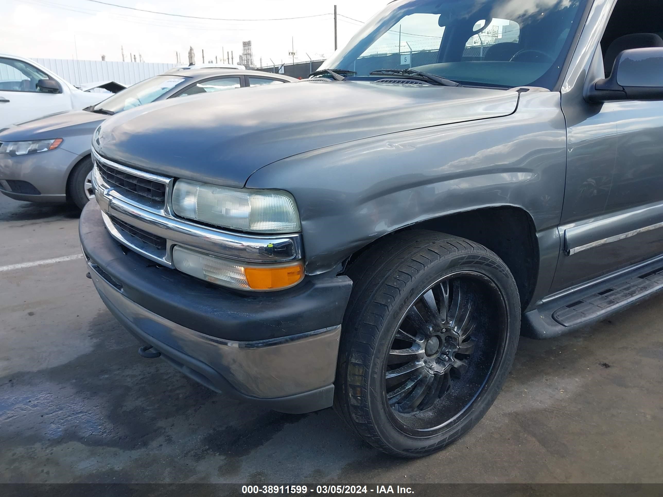 Photo 5 VIN: 1GNEK13V72R259572 - CHEVROLET TAHOE 