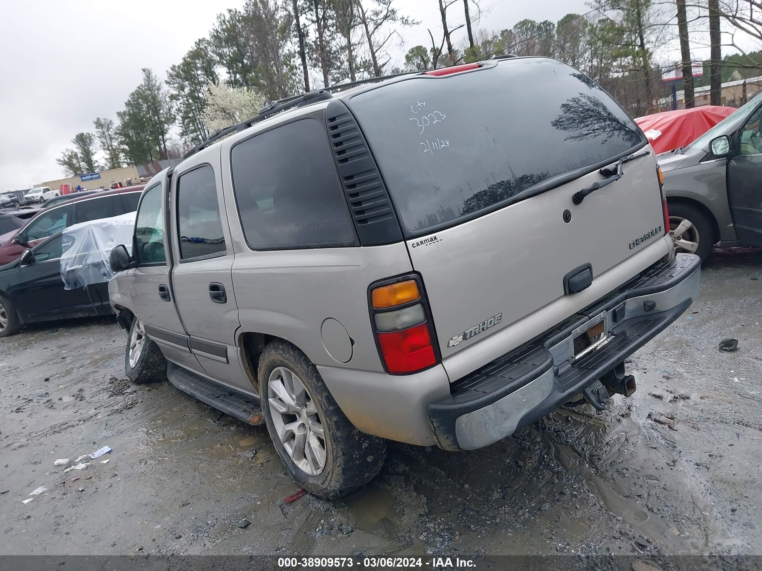 Photo 2 VIN: 1GNEK13V74J303023 - CHEVROLET TAHOE 