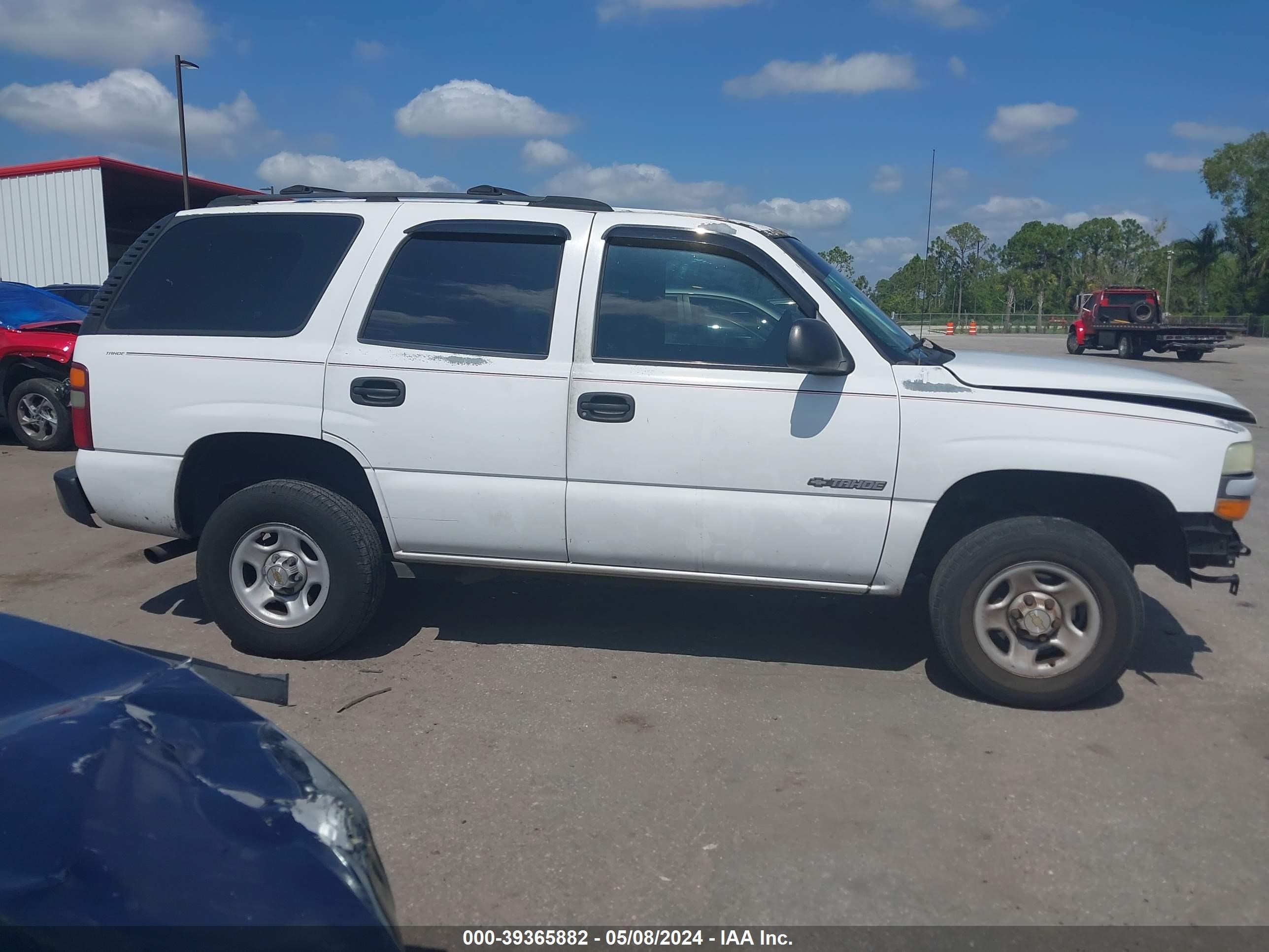 Photo 12 VIN: 1GNEK13V92J257272 - CHEVROLET TAHOE 