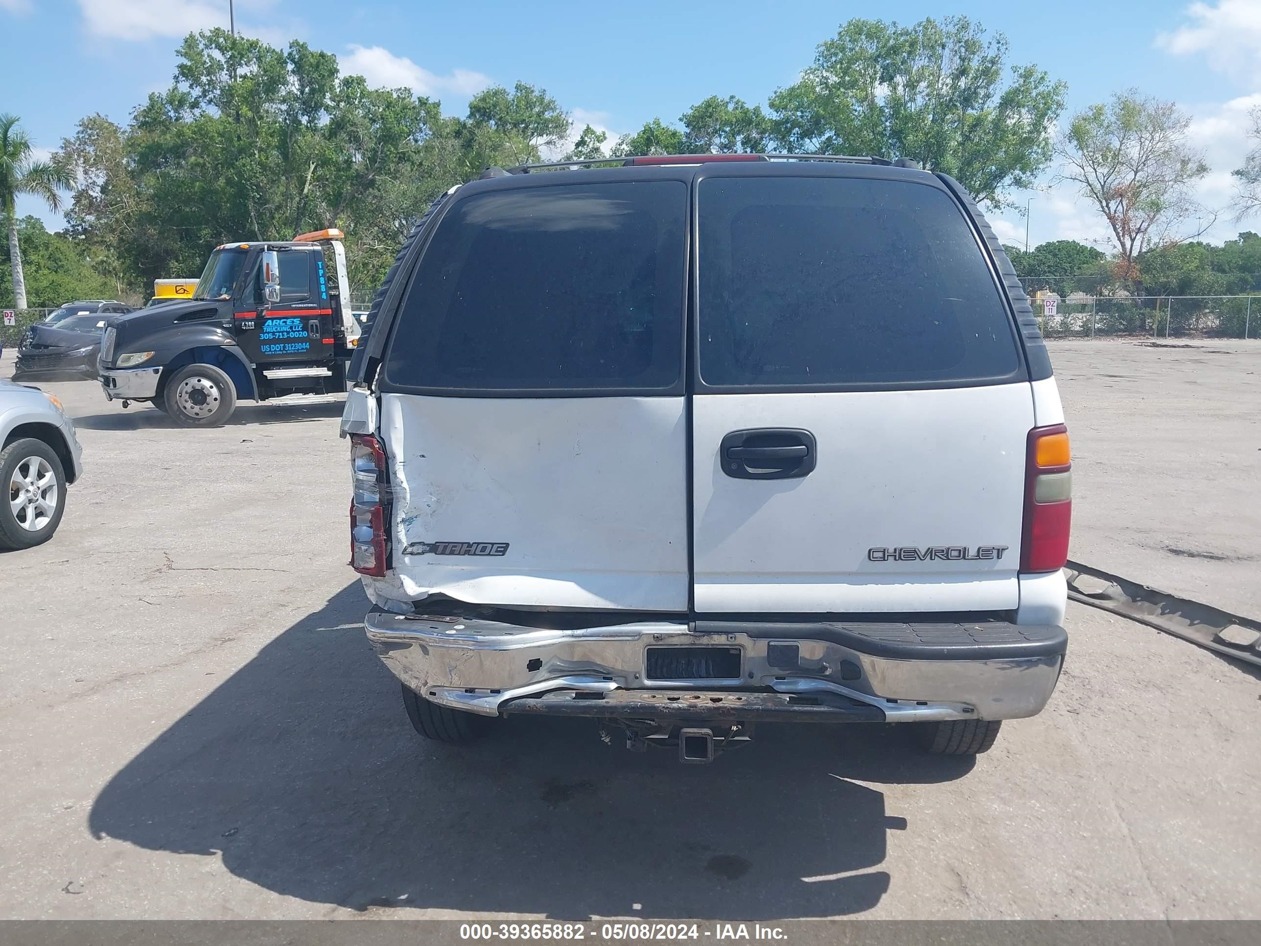 Photo 15 VIN: 1GNEK13V92J257272 - CHEVROLET TAHOE 