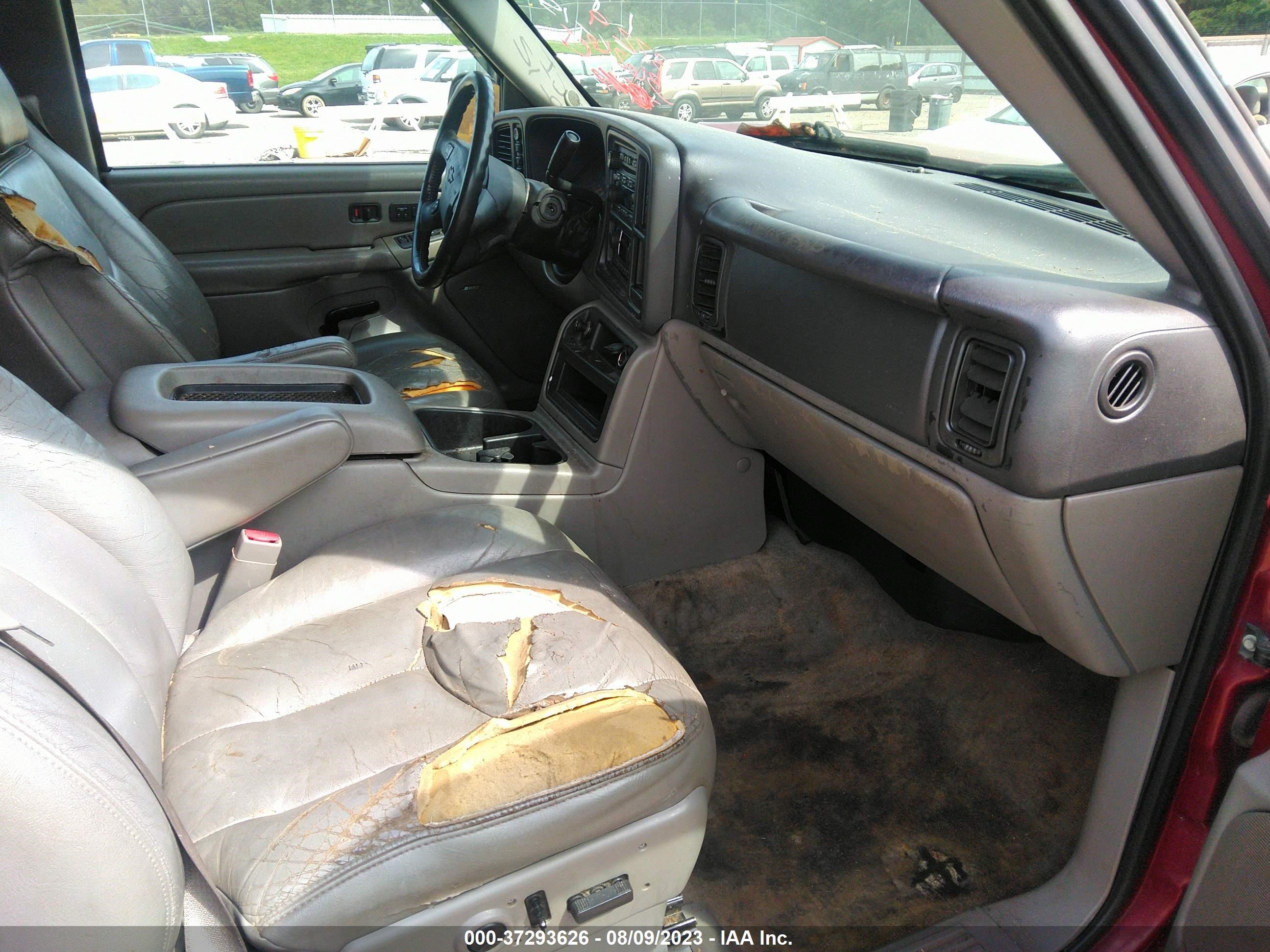 Photo 4 VIN: 1GNEK13Z04R138145 - CHEVROLET TAHOE 