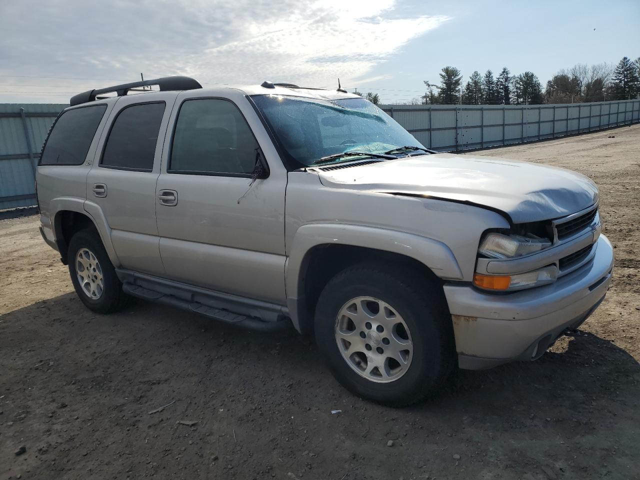 Photo 3 VIN: 1GNEK13Z04R321027 - CHEVROLET TAHOE 