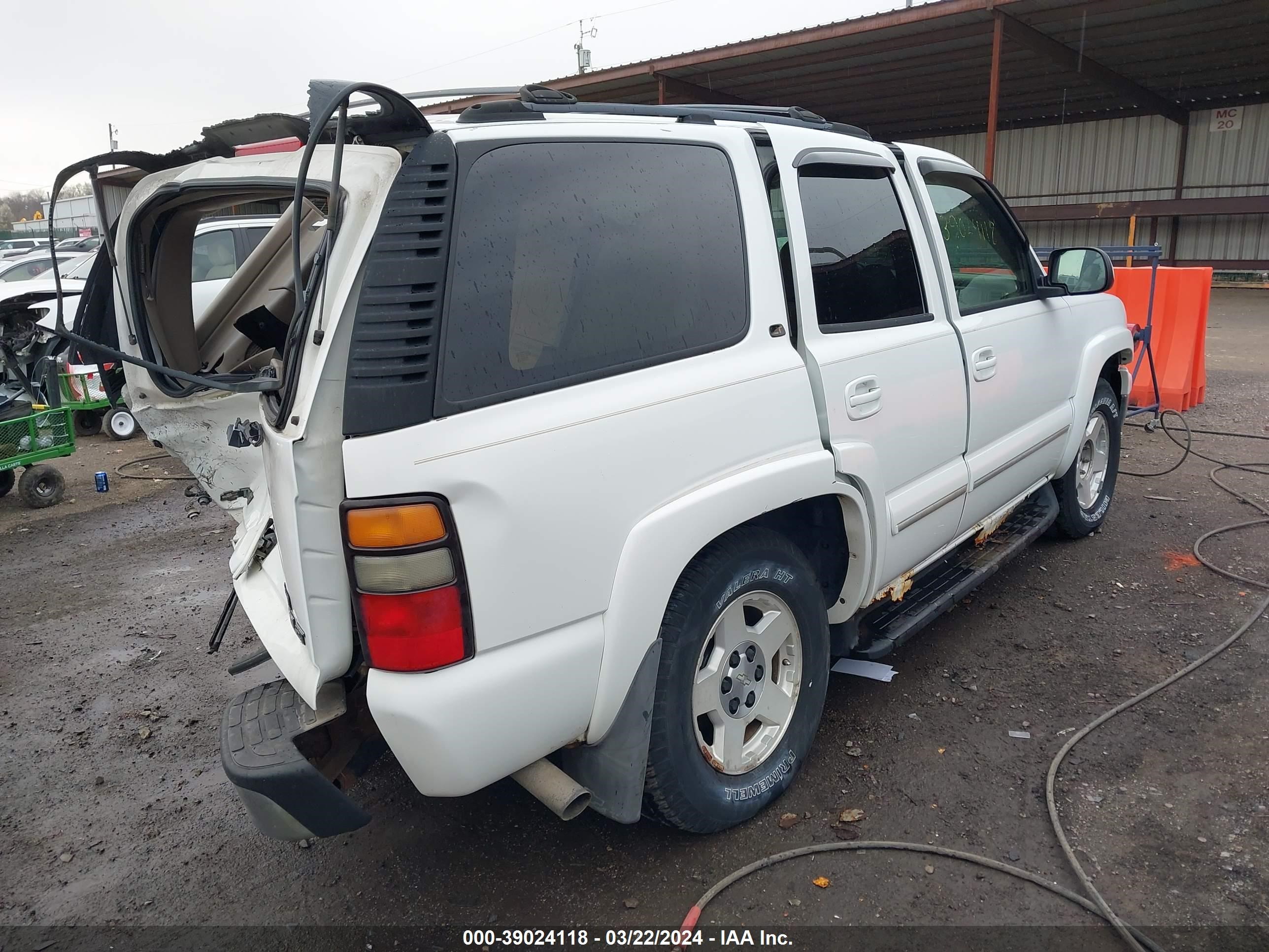 Photo 3 VIN: 1GNEK13Z14J171587 - CHEVROLET TAHOE 