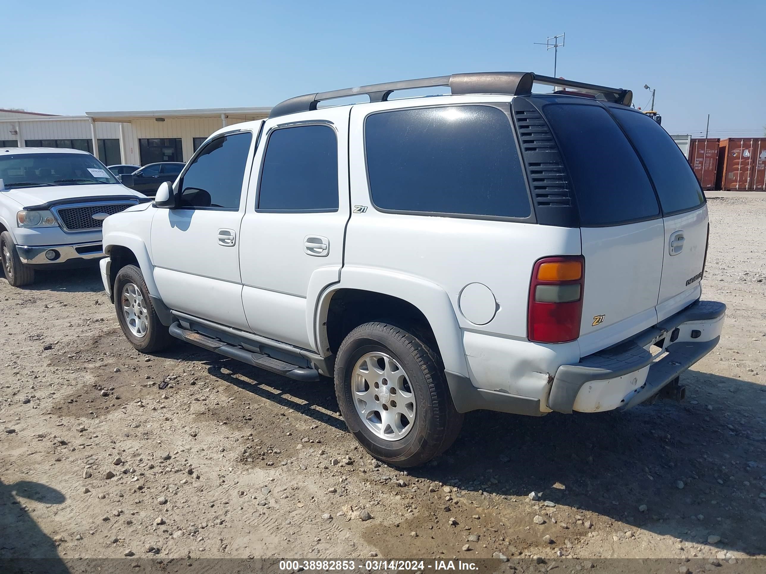 Photo 2 VIN: 1GNEK13Z22R201971 - CHEVROLET TAHOE 