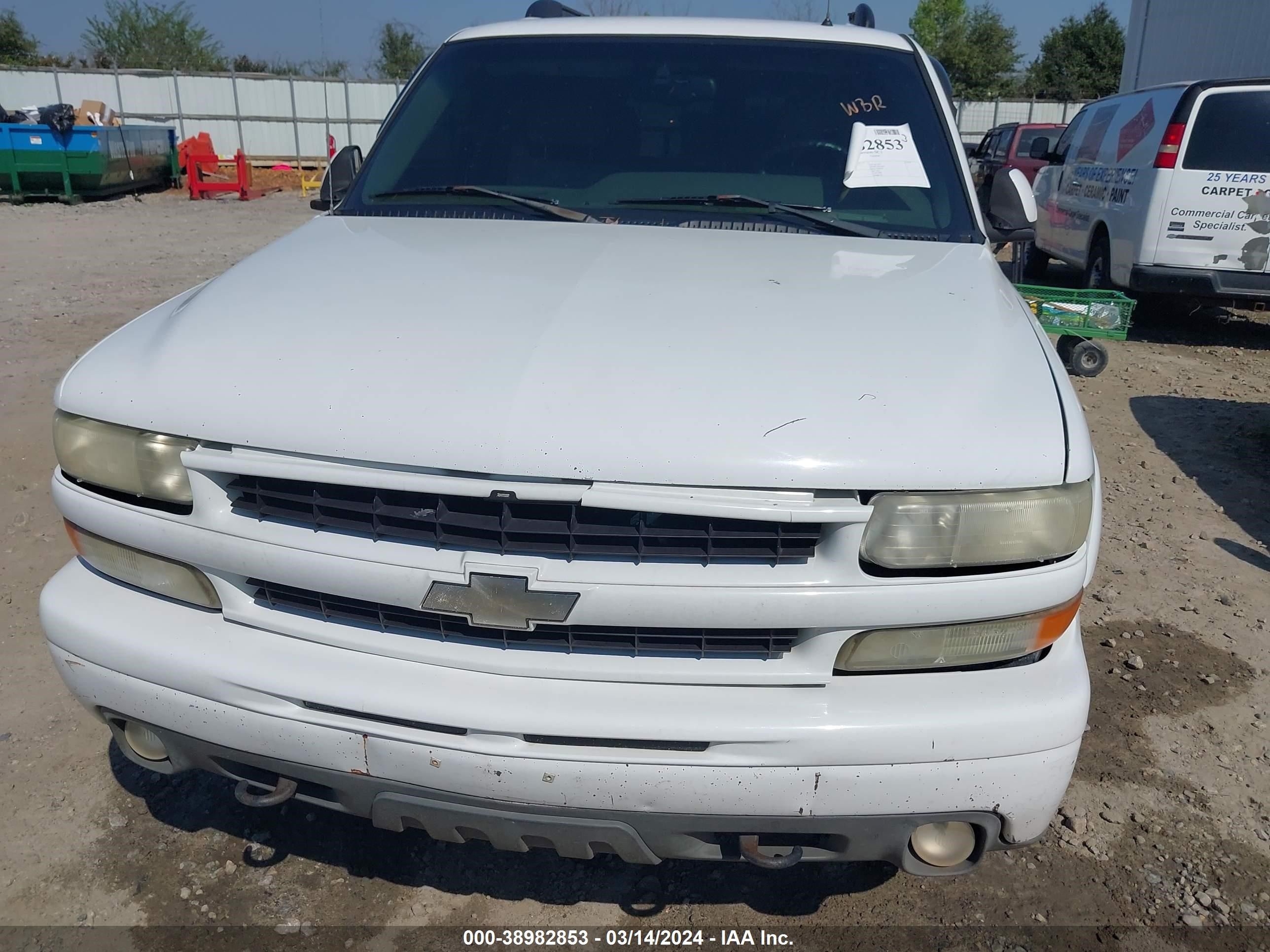 Photo 5 VIN: 1GNEK13Z22R201971 - CHEVROLET TAHOE 