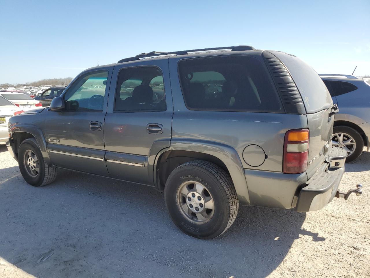 Photo 1 VIN: 1GNEK13Z22R258395 - CHEVROLET TAHOE 