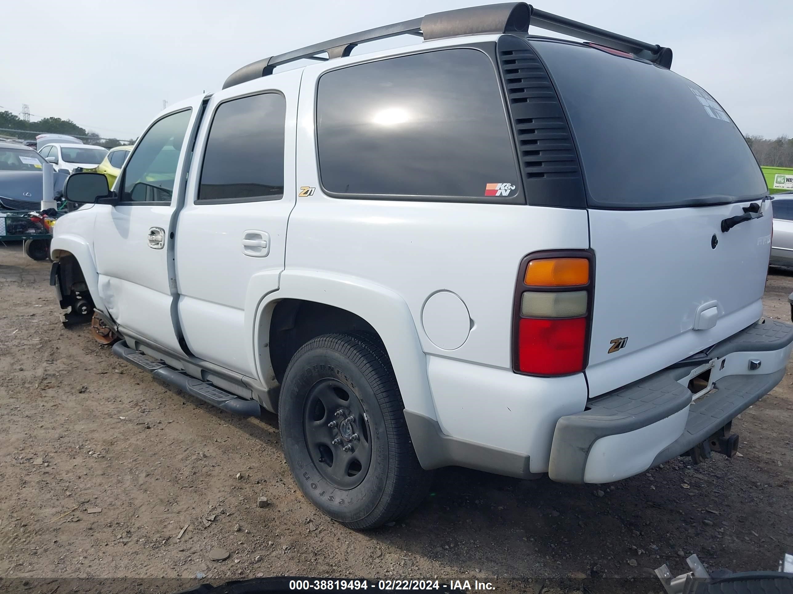 Photo 2 VIN: 1GNEK13Z34R232147 - CHEVROLET TAHOE 