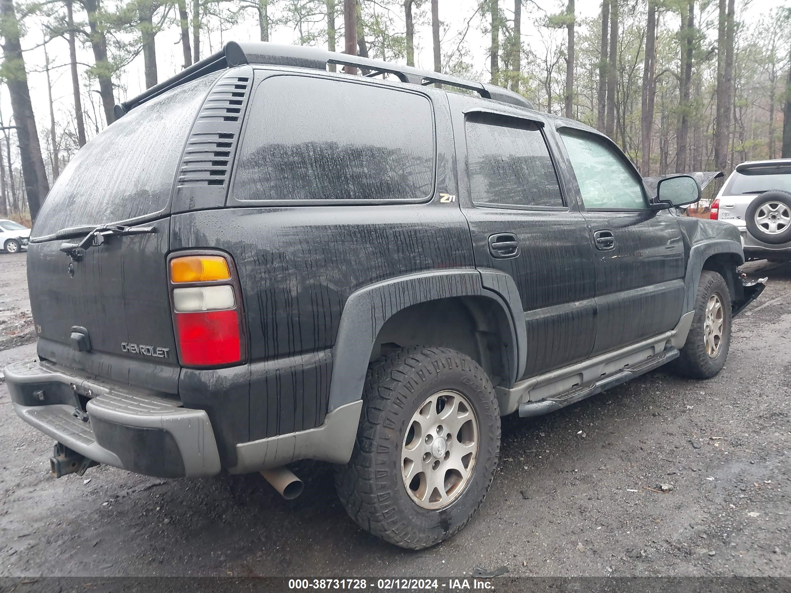 Photo 3 VIN: 1GNEK13Z34R304027 - CHEVROLET TAHOE 