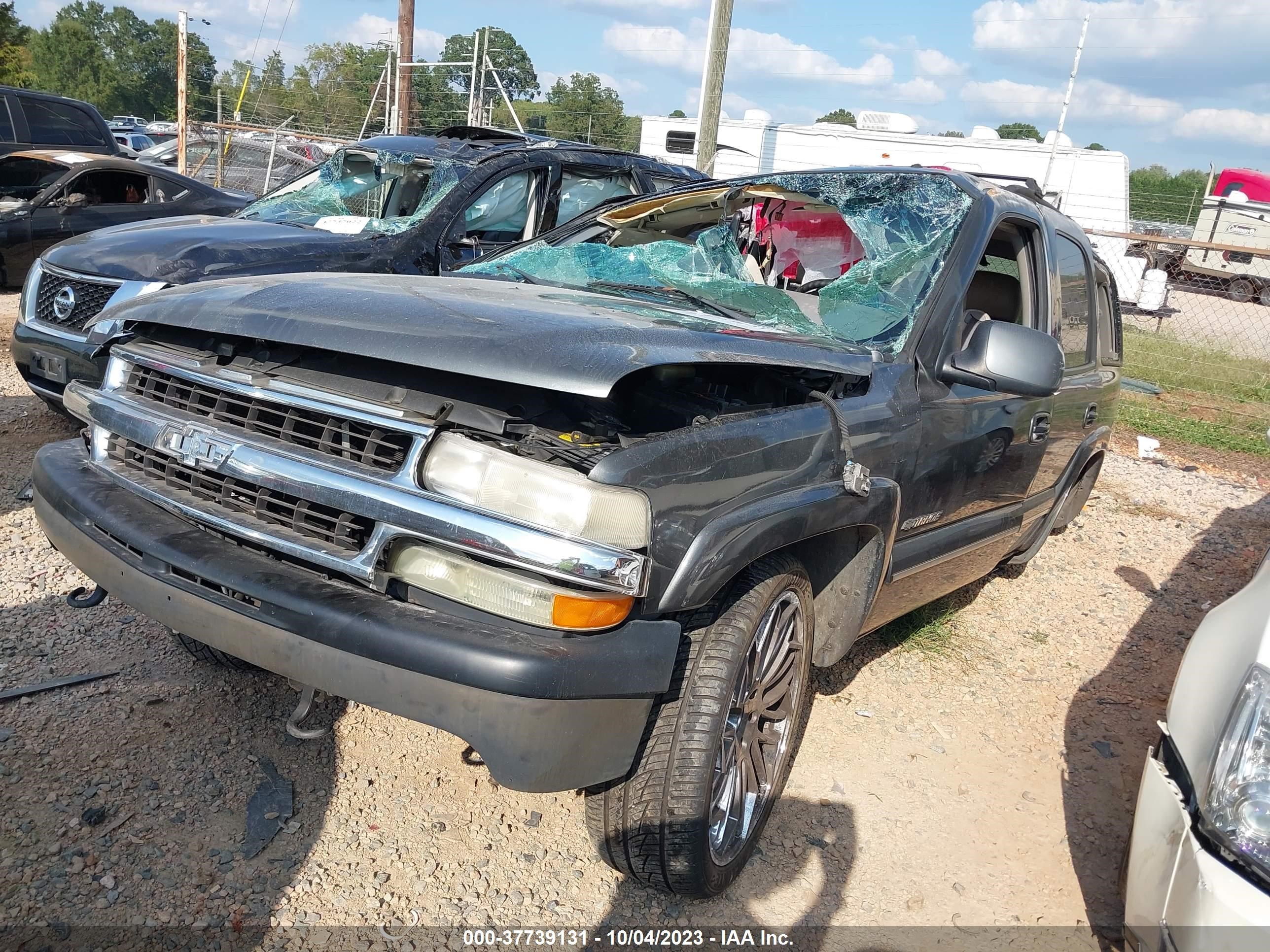 Photo 1 VIN: 1GNEK13Z42R129302 - CHEVROLET TAHOE 