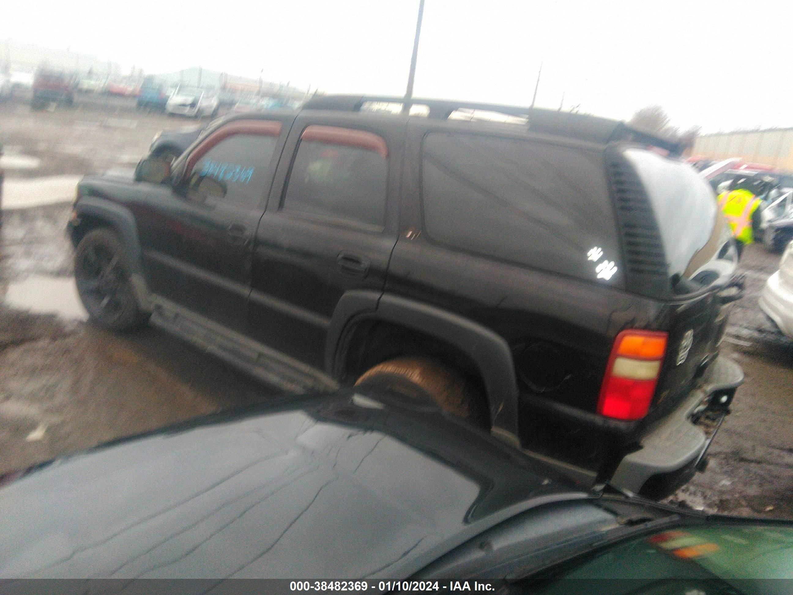 Photo 2 VIN: 1GNEK13Z43R280867 - CHEVROLET TAHOE 