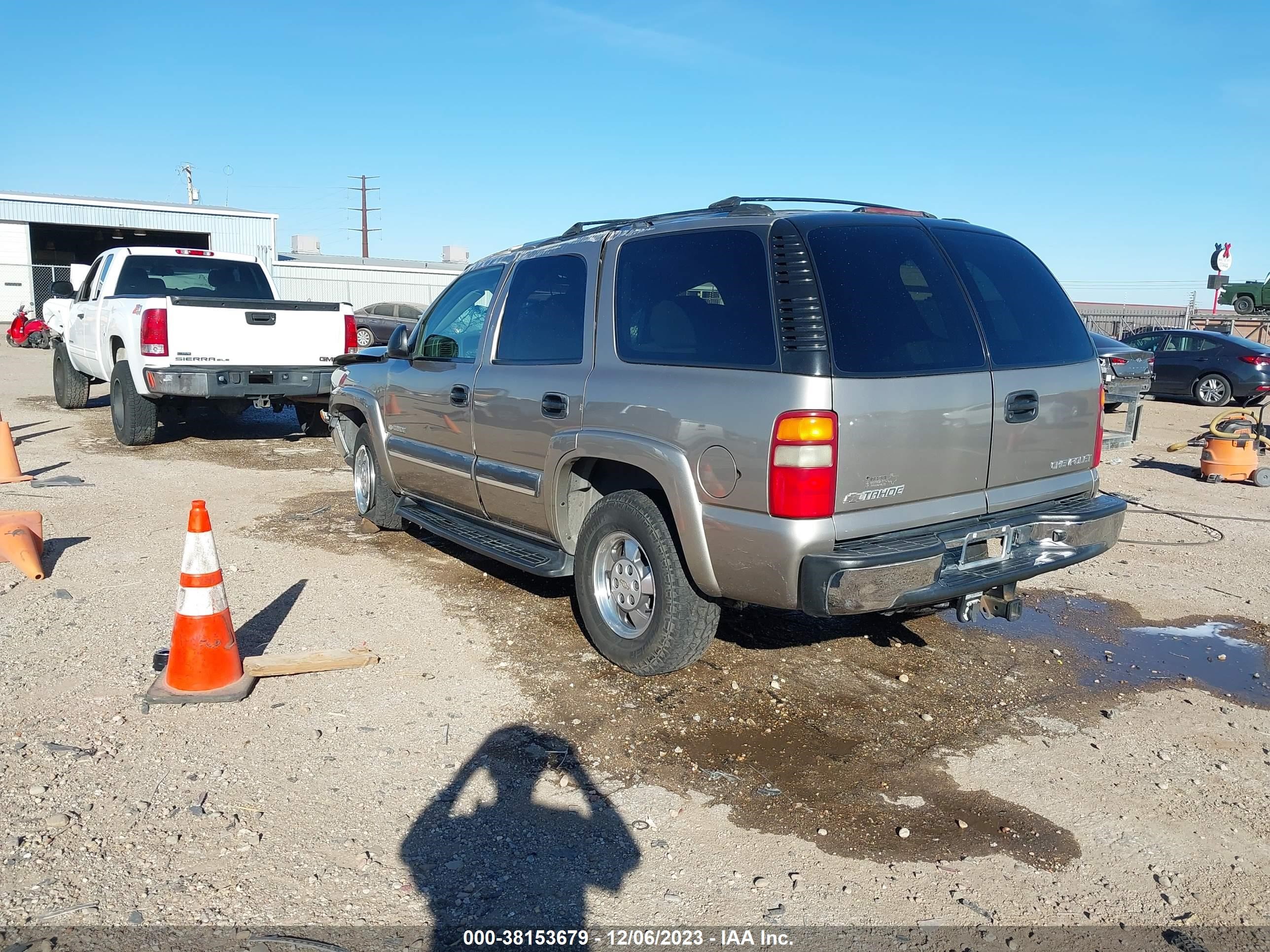 Photo 2 VIN: 1GNEK13Z53R225425 - CHEVROLET TAHOE 