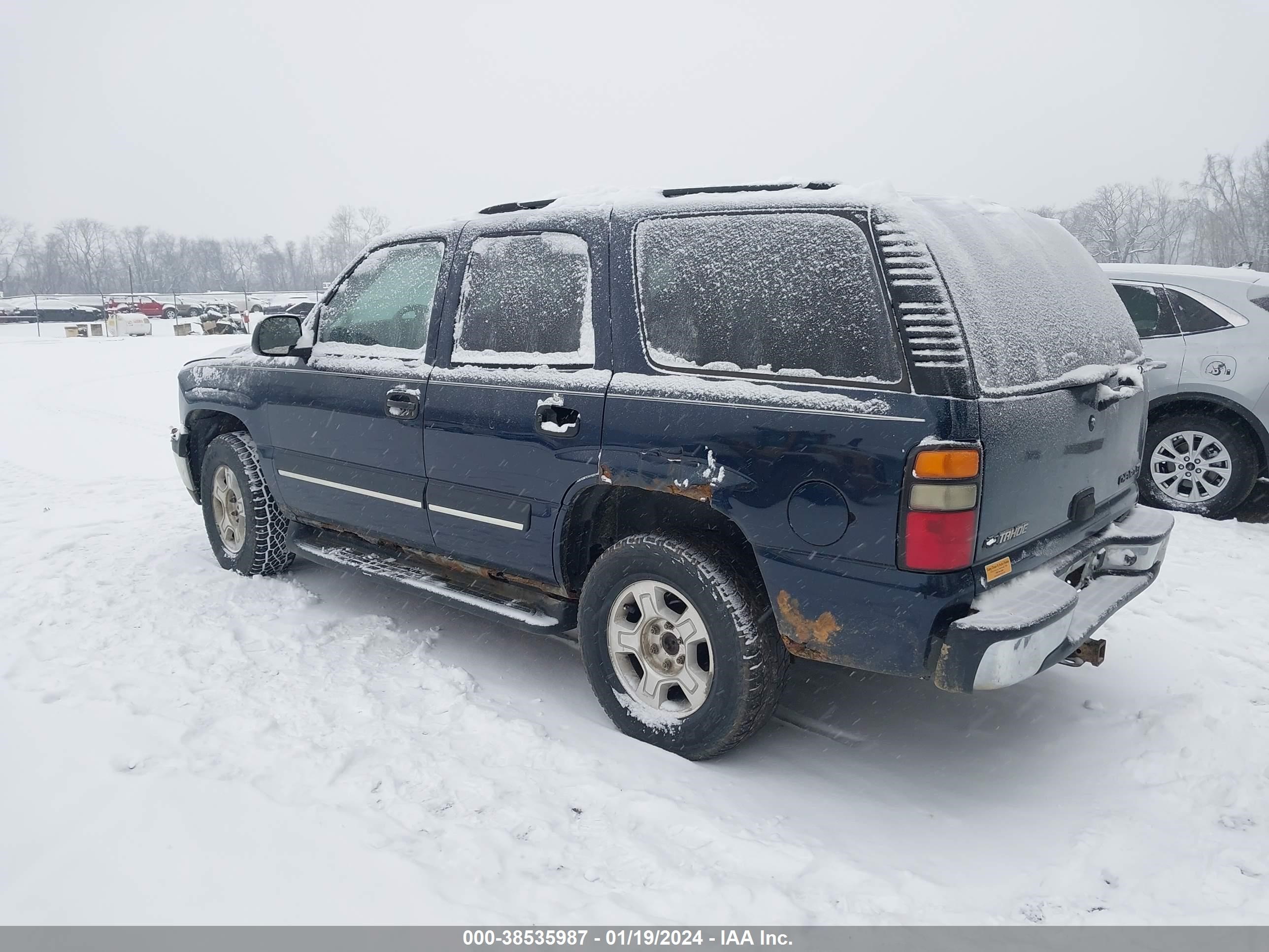 Photo 2 VIN: 1GNEK13Z54J125552 - CHEVROLET TAHOE 