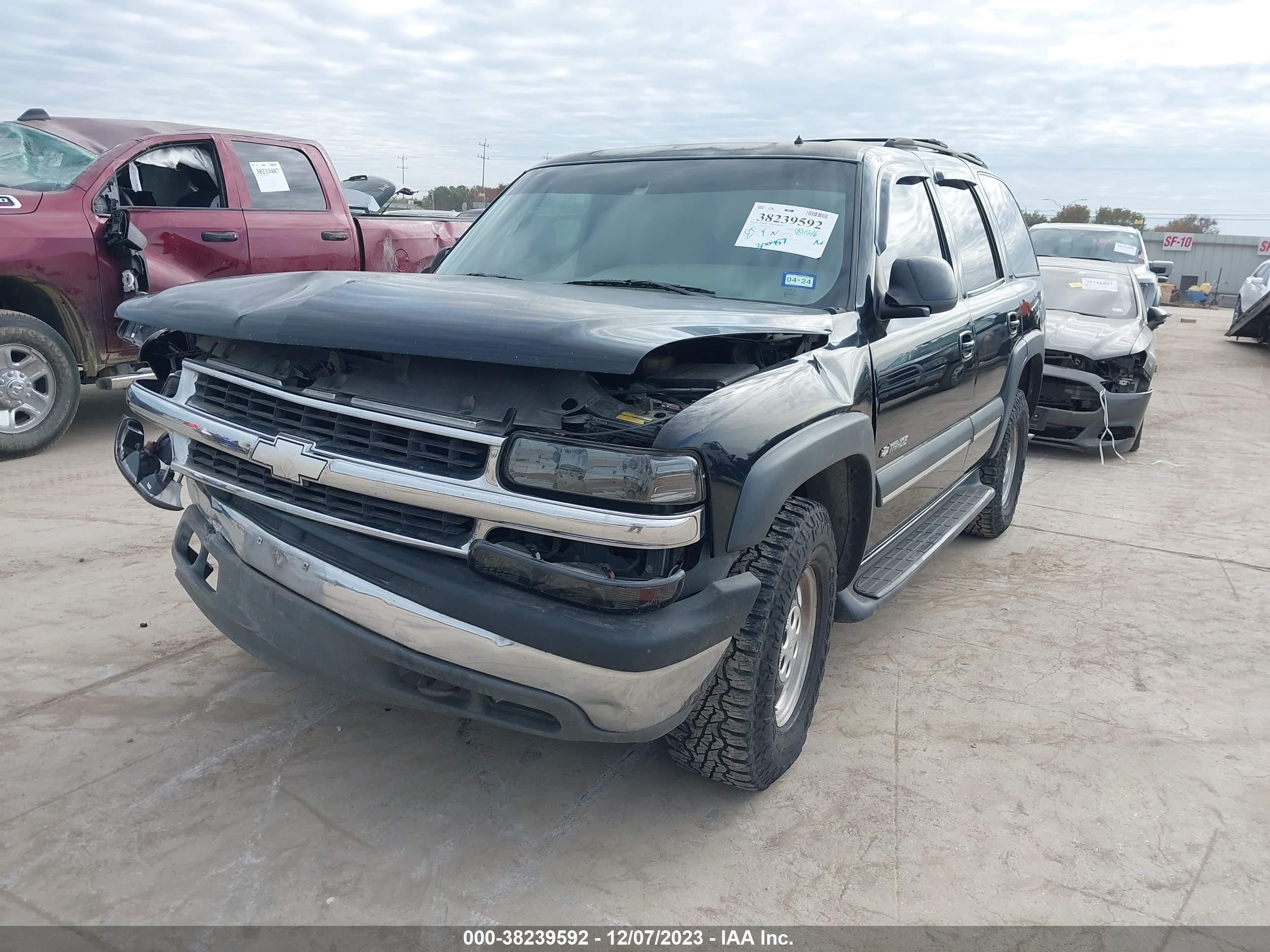 Photo 1 VIN: 1GNEK13Z62R239414 - CHEVROLET TAHOE 