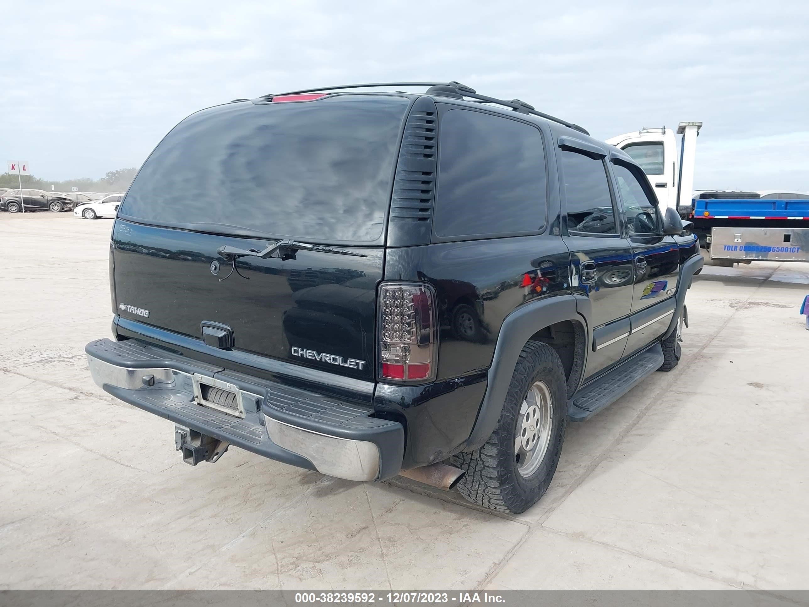 Photo 3 VIN: 1GNEK13Z62R239414 - CHEVROLET TAHOE 