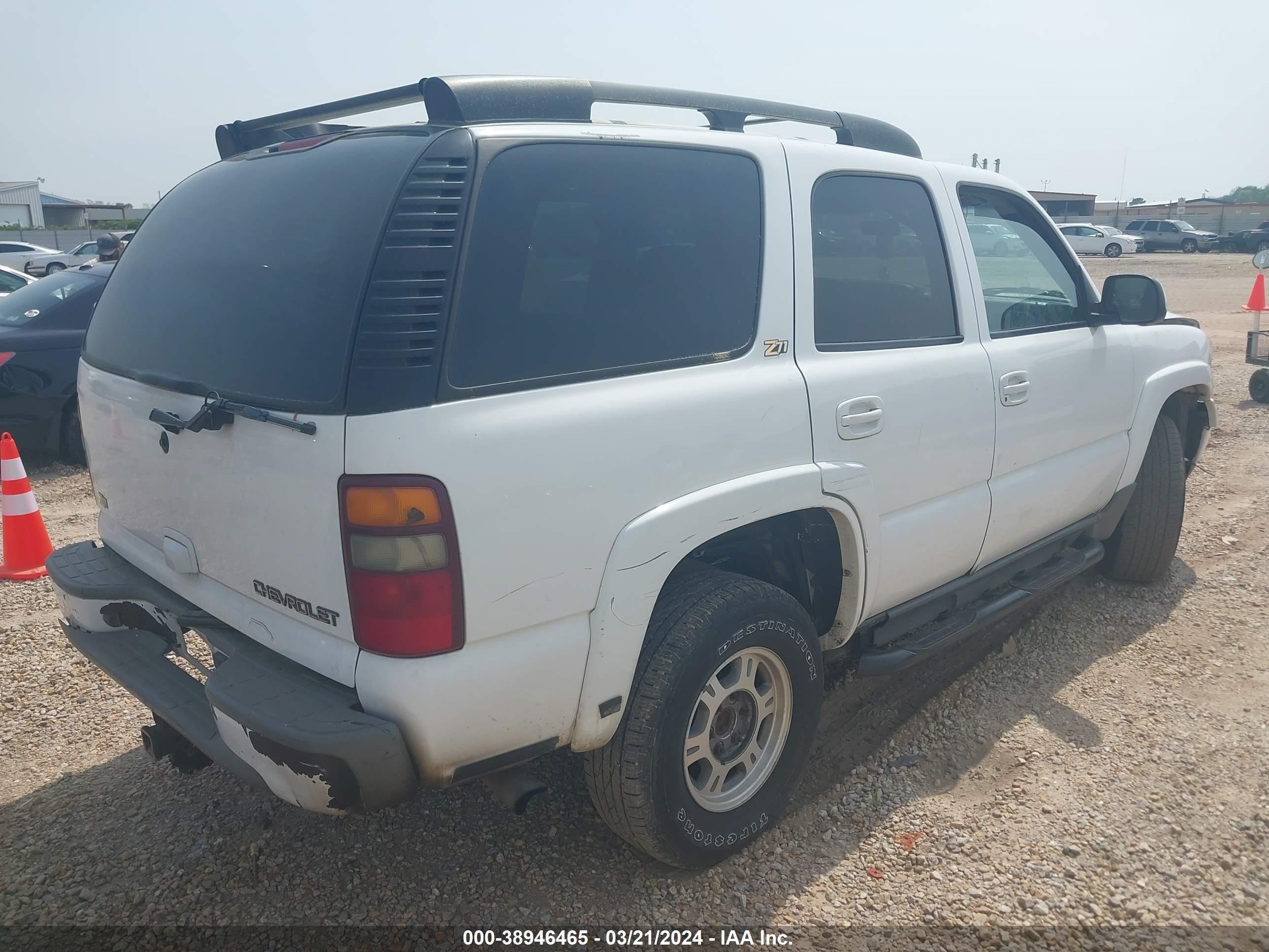 Photo 3 VIN: 1GNEK13Z62R245827 - CHEVROLET TAHOE 