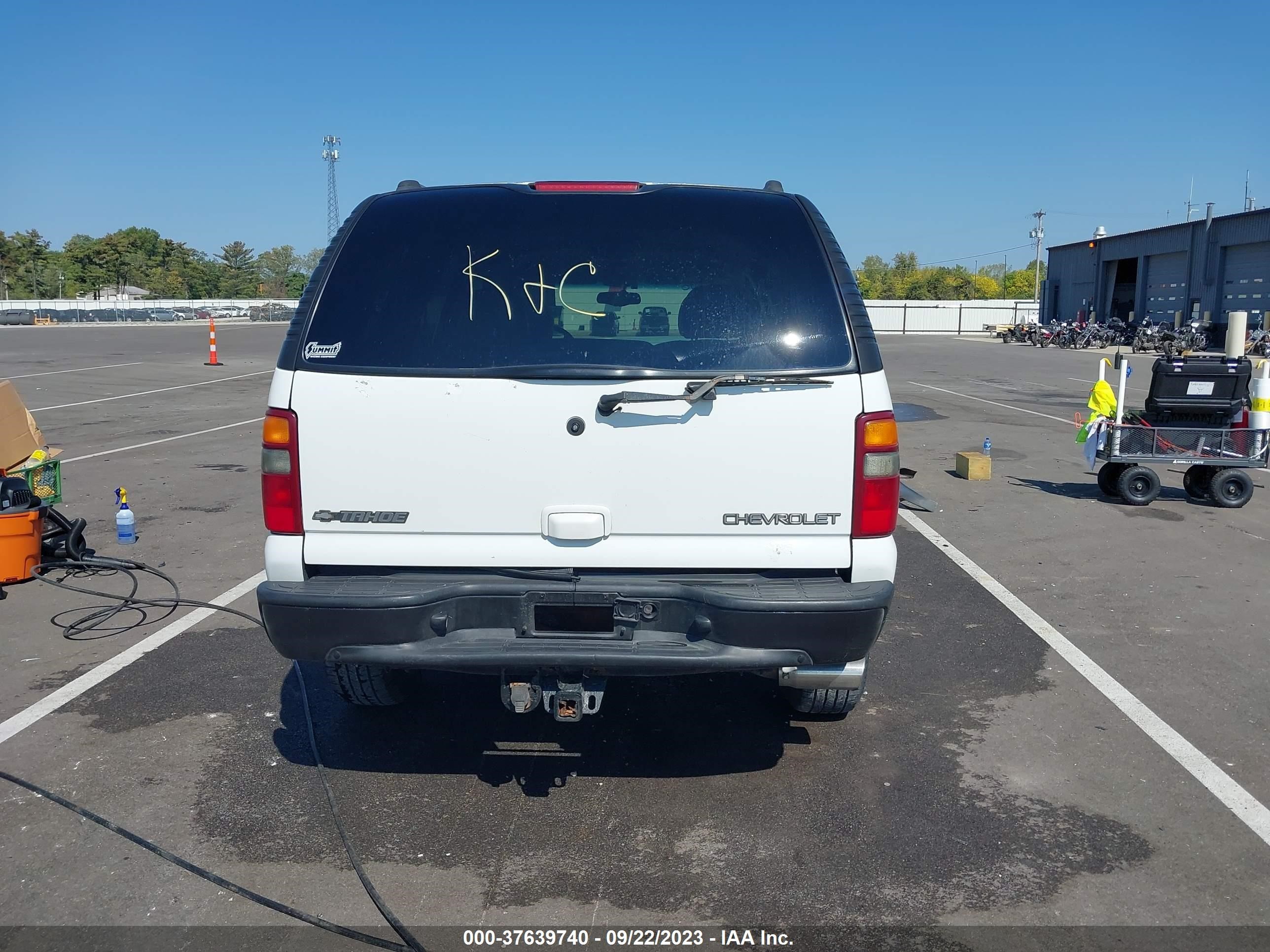 Photo 16 VIN: 1GNEK13Z72J174944 - CHEVROLET TAHOE 