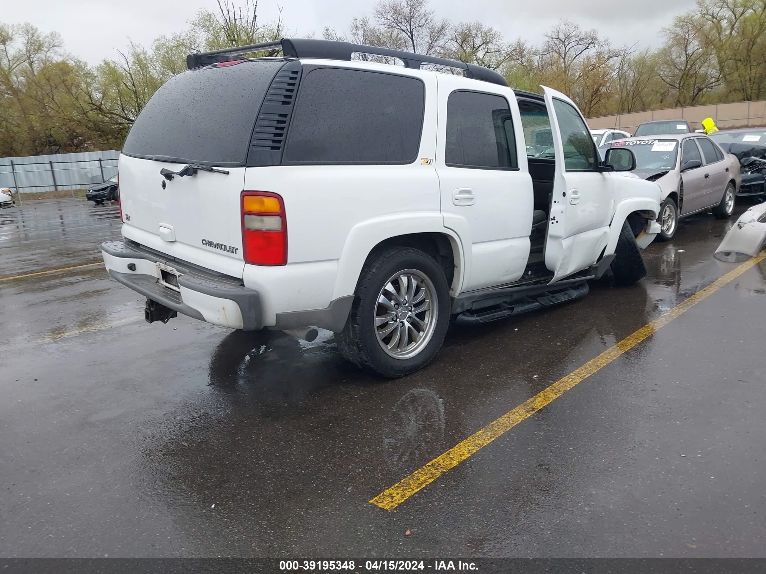 Photo 3 VIN: 1GNEK13Z73R163459 - CHEVROLET TAHOE 