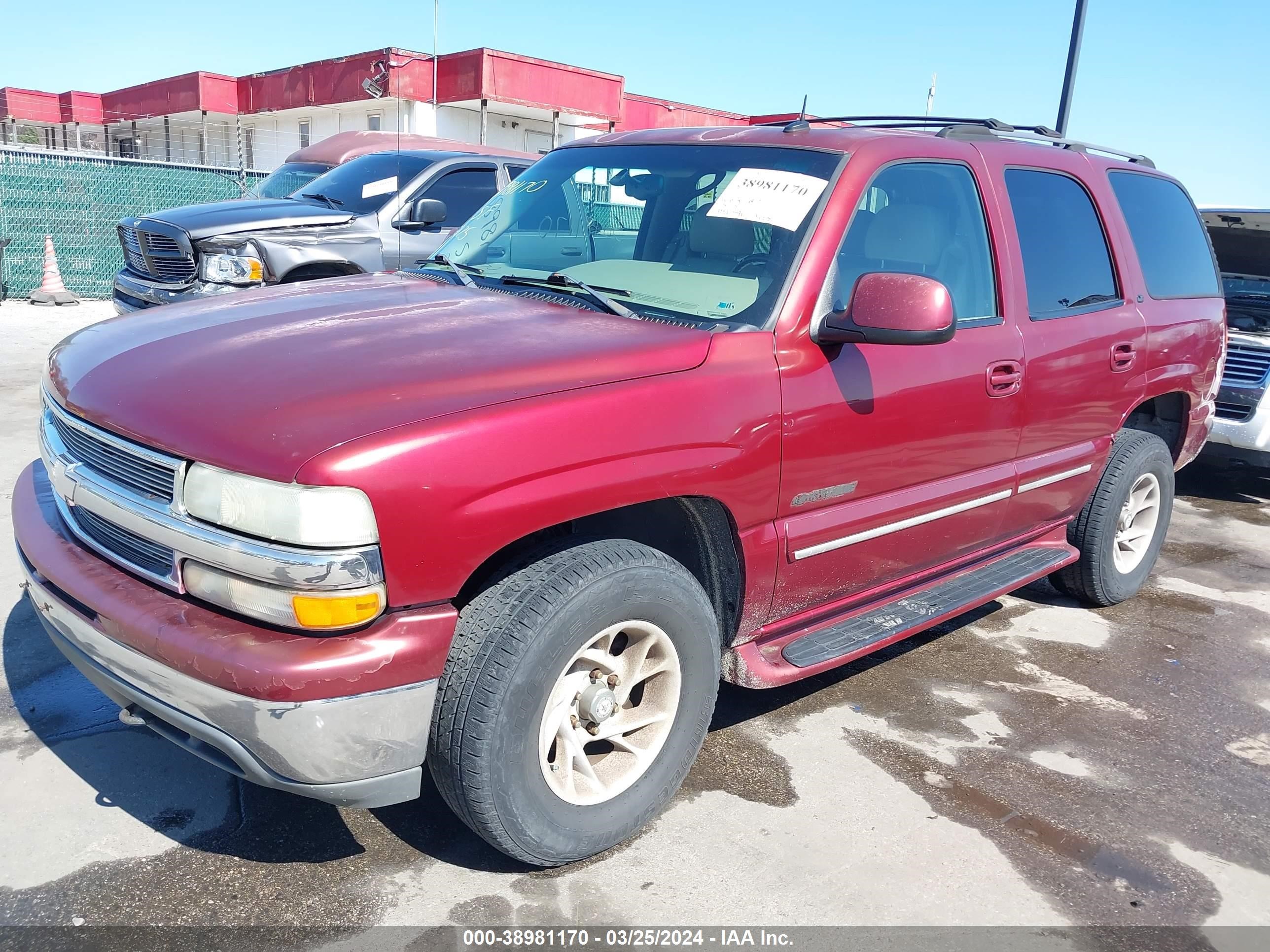 Photo 1 VIN: 1GNEK13Z82R328448 - CHEVROLET TAHOE 