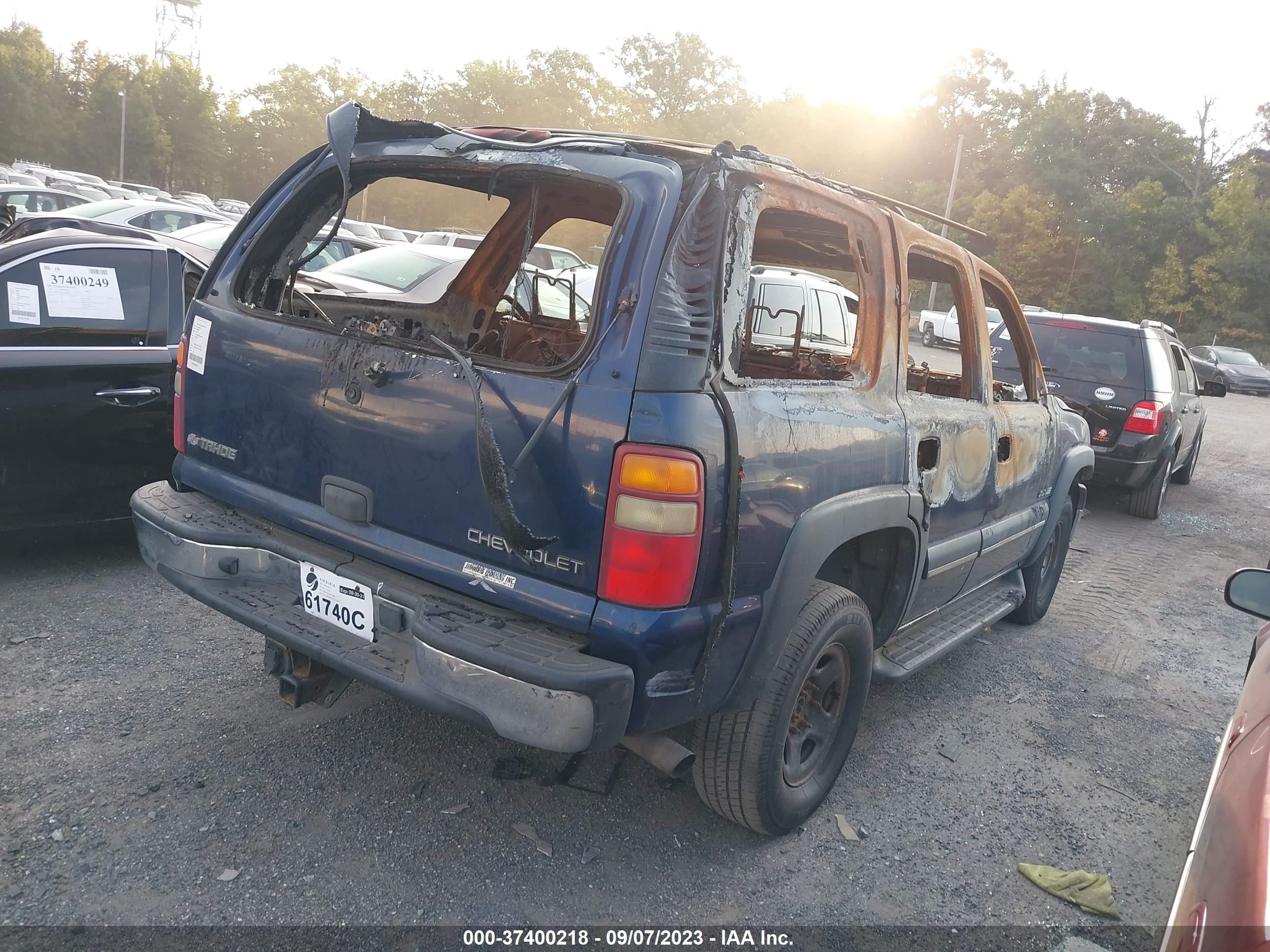 Photo 3 VIN: 1GNEK13Z83J176400 - CHEVROLET TAHOE 