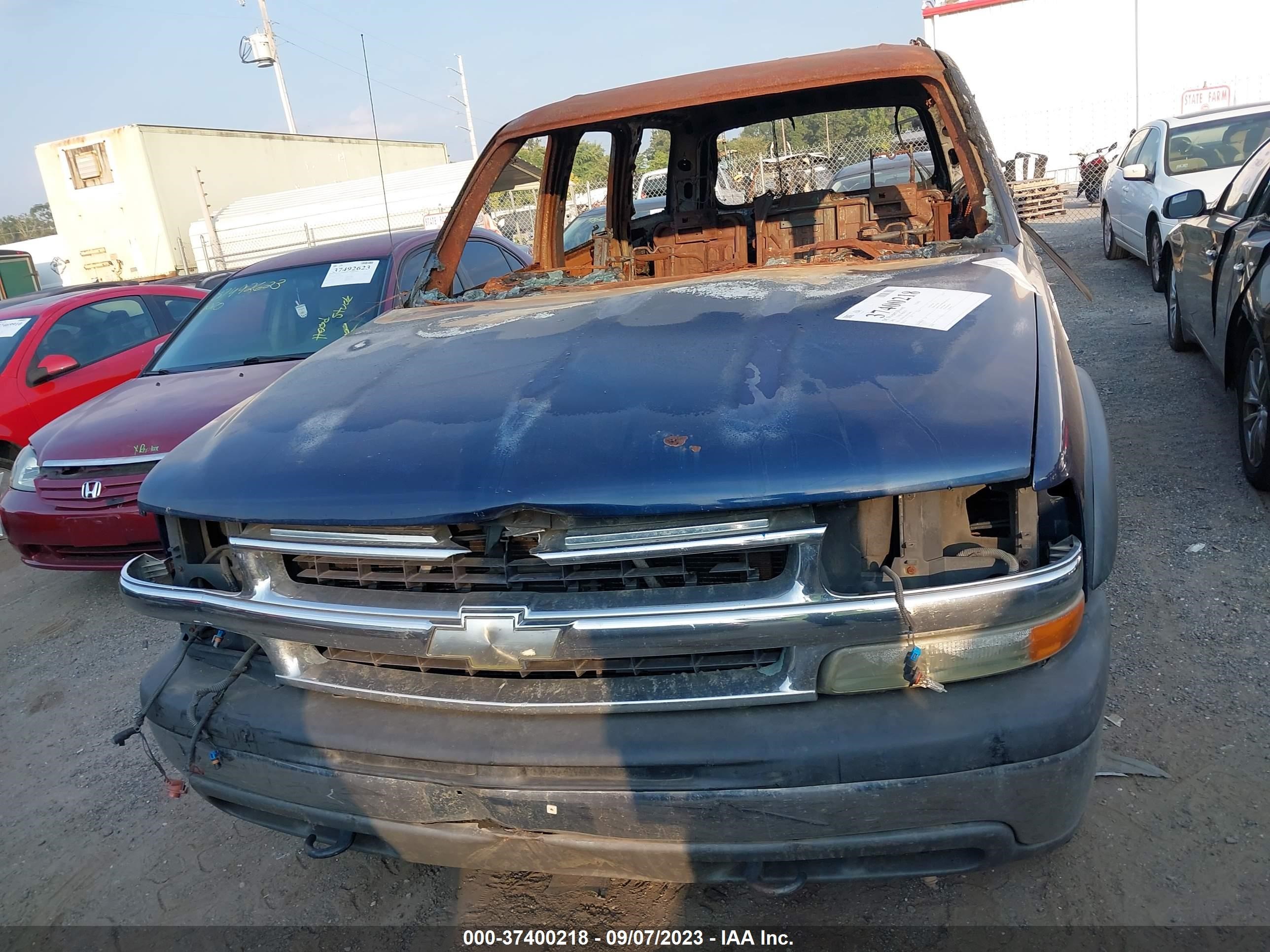 Photo 9 VIN: 1GNEK13Z83J176400 - CHEVROLET TAHOE 