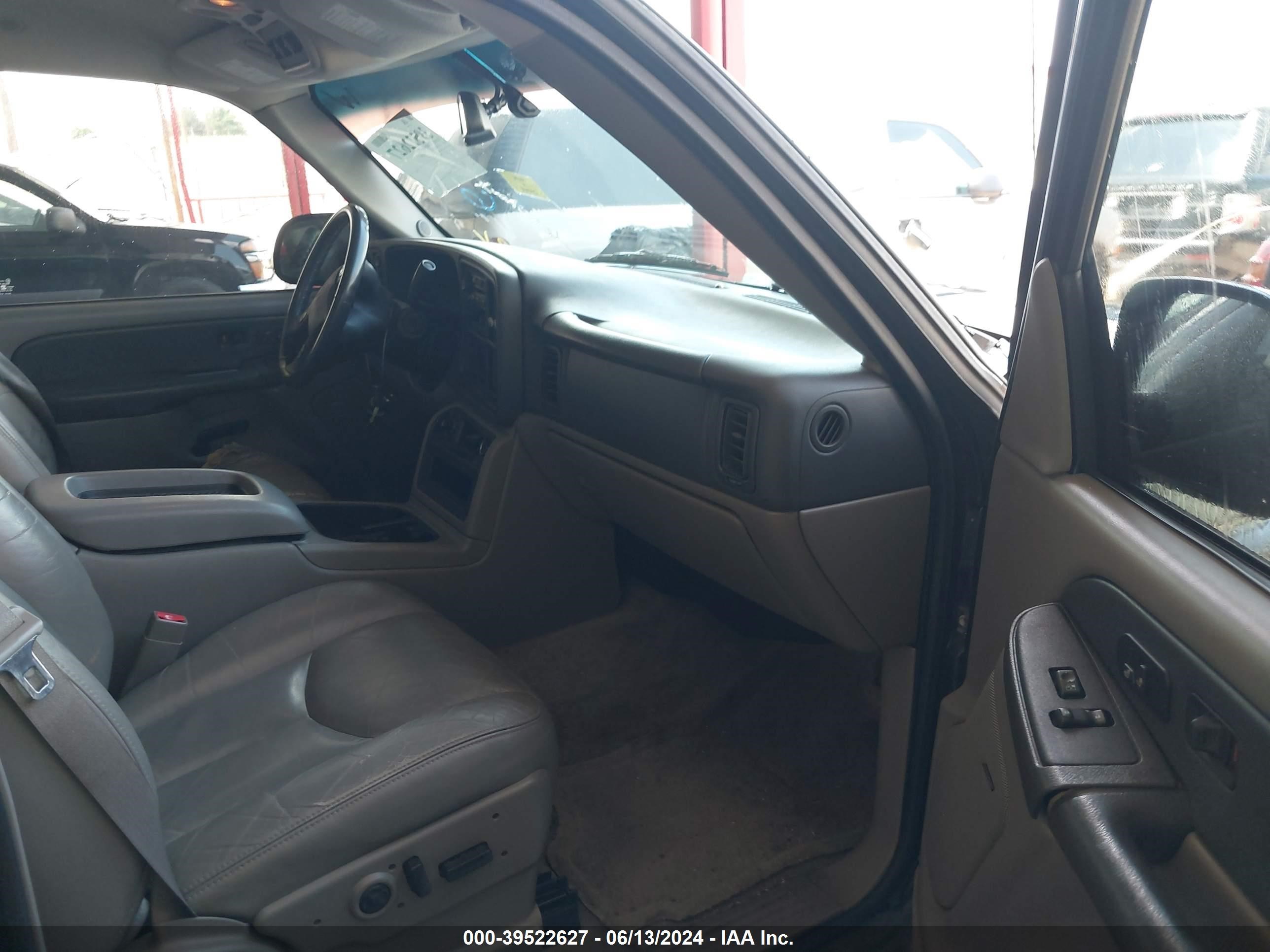 Photo 4 VIN: 1GNEK13Z83R167410 - CHEVROLET TAHOE 