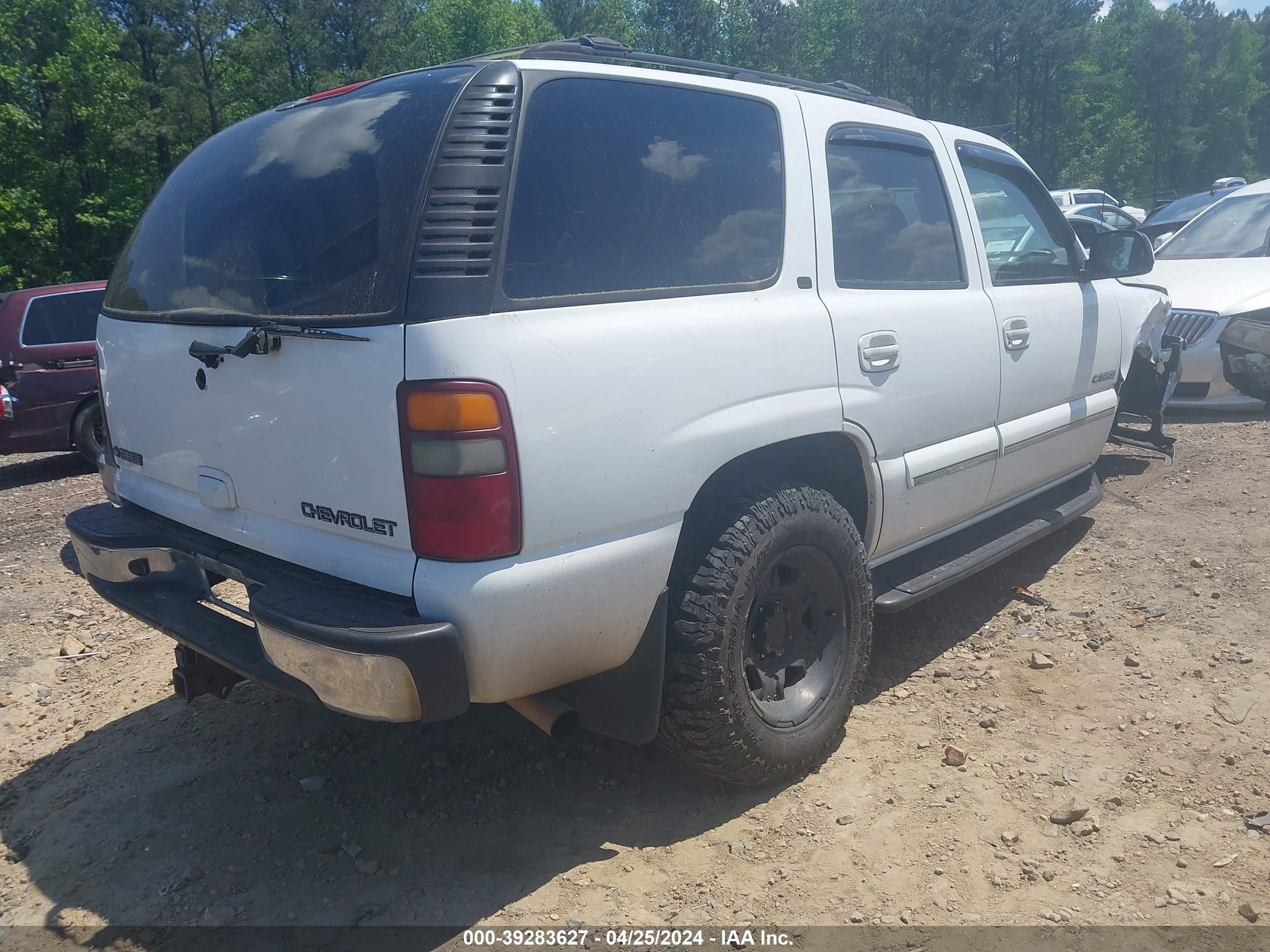 Photo 3 VIN: 1GNEK13Z92R196672 - CHEVROLET TAHOE 